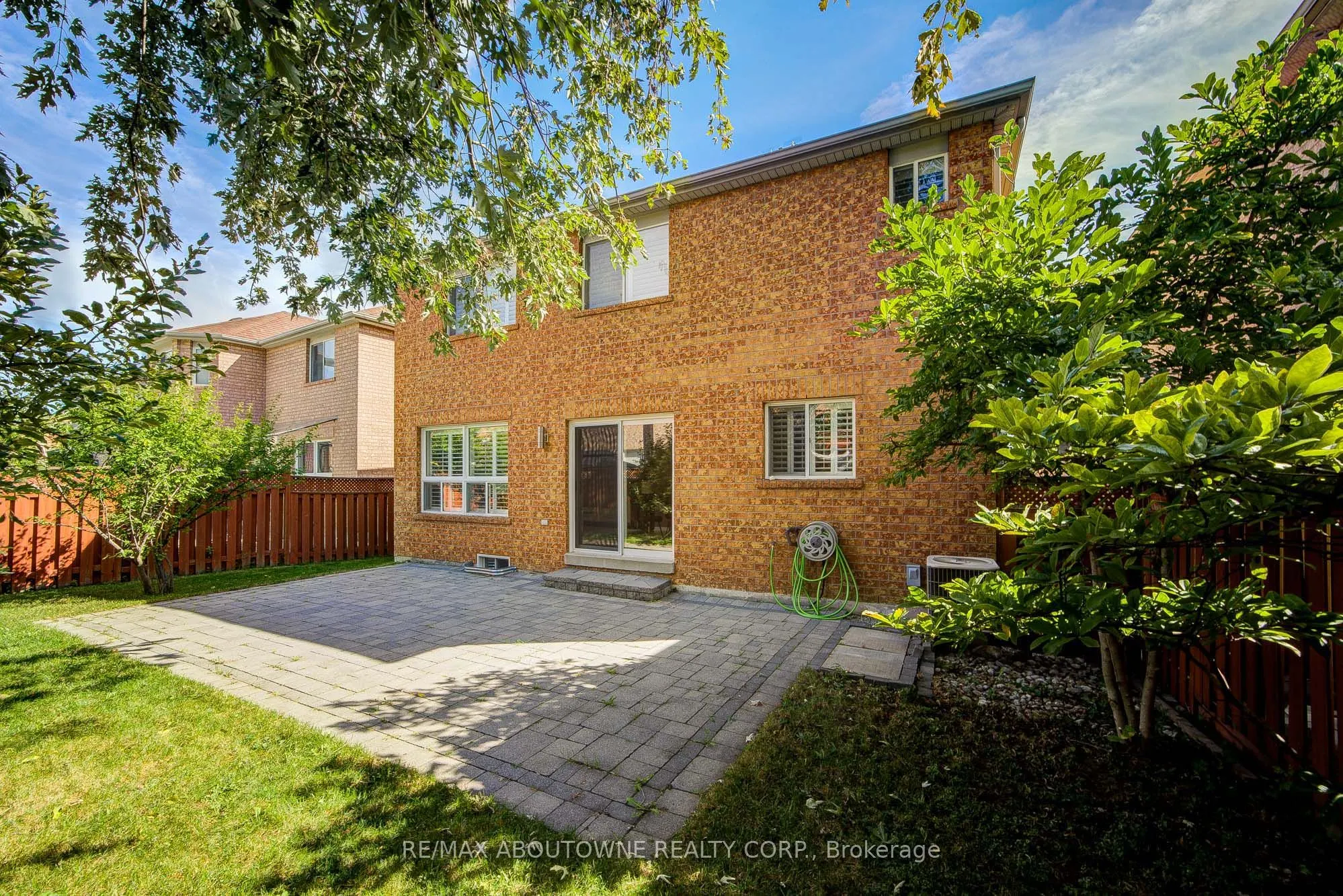 3041 Caulfield Crescent