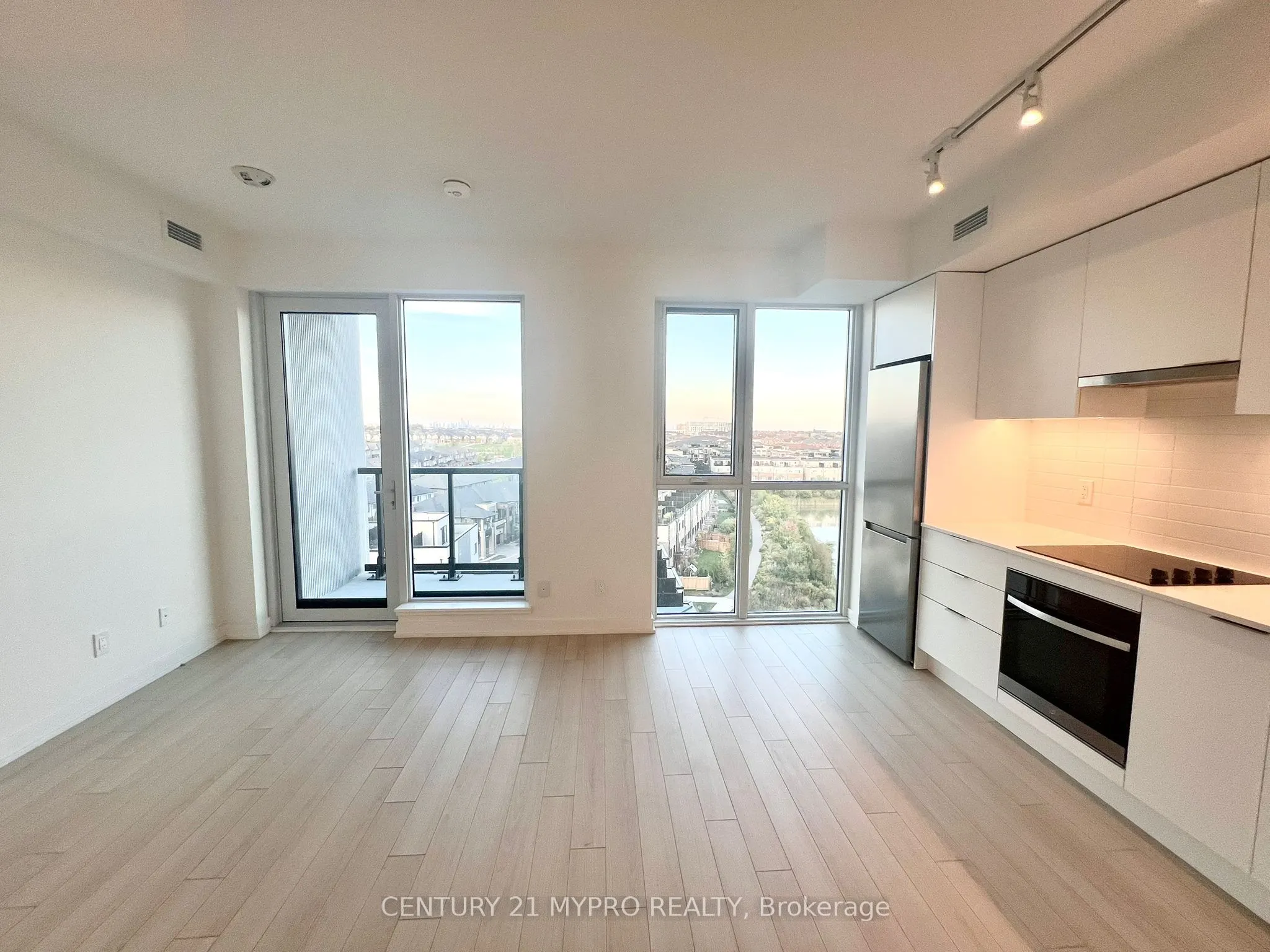 3079 Trafalgar Road, #808