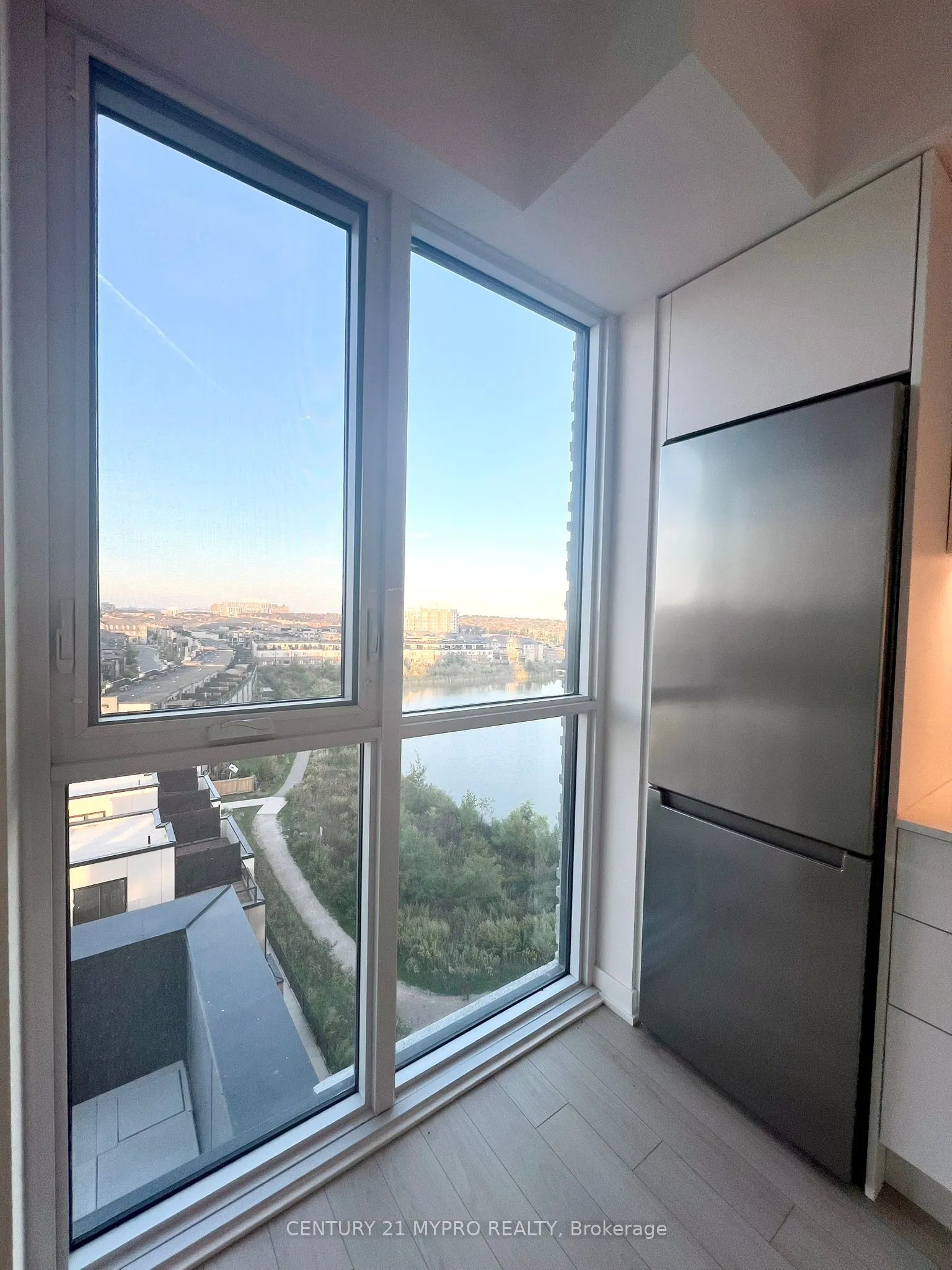 3079 Trafalgar Road, #808