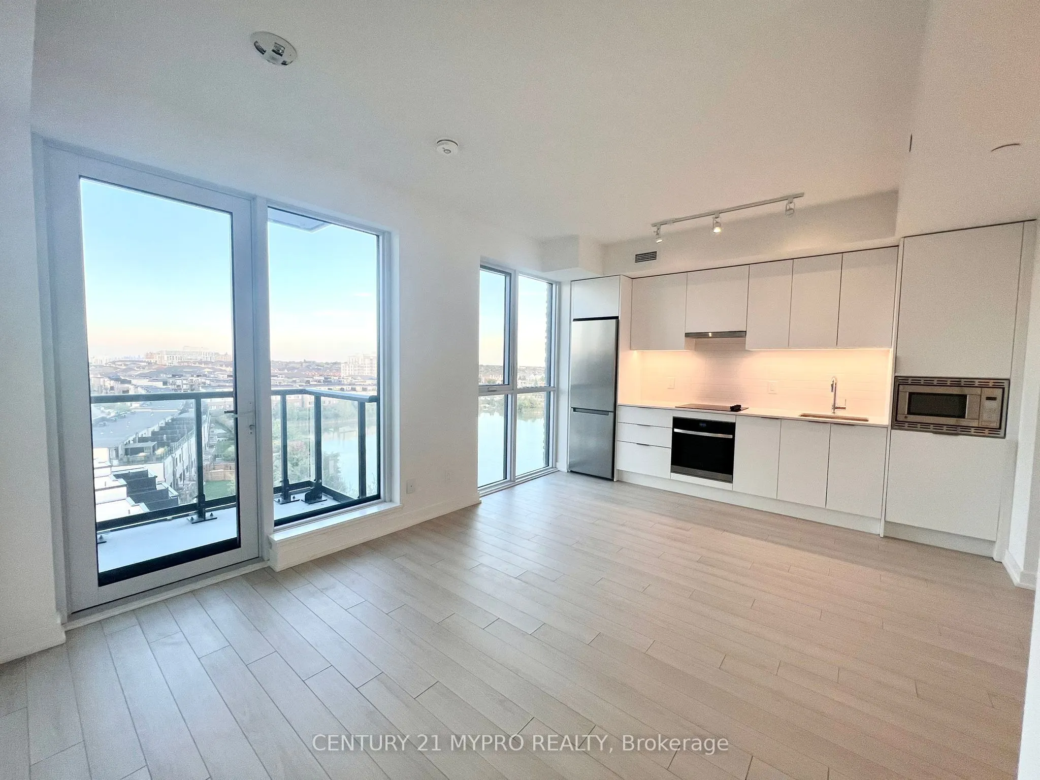 3079 Trafalgar Road, #808