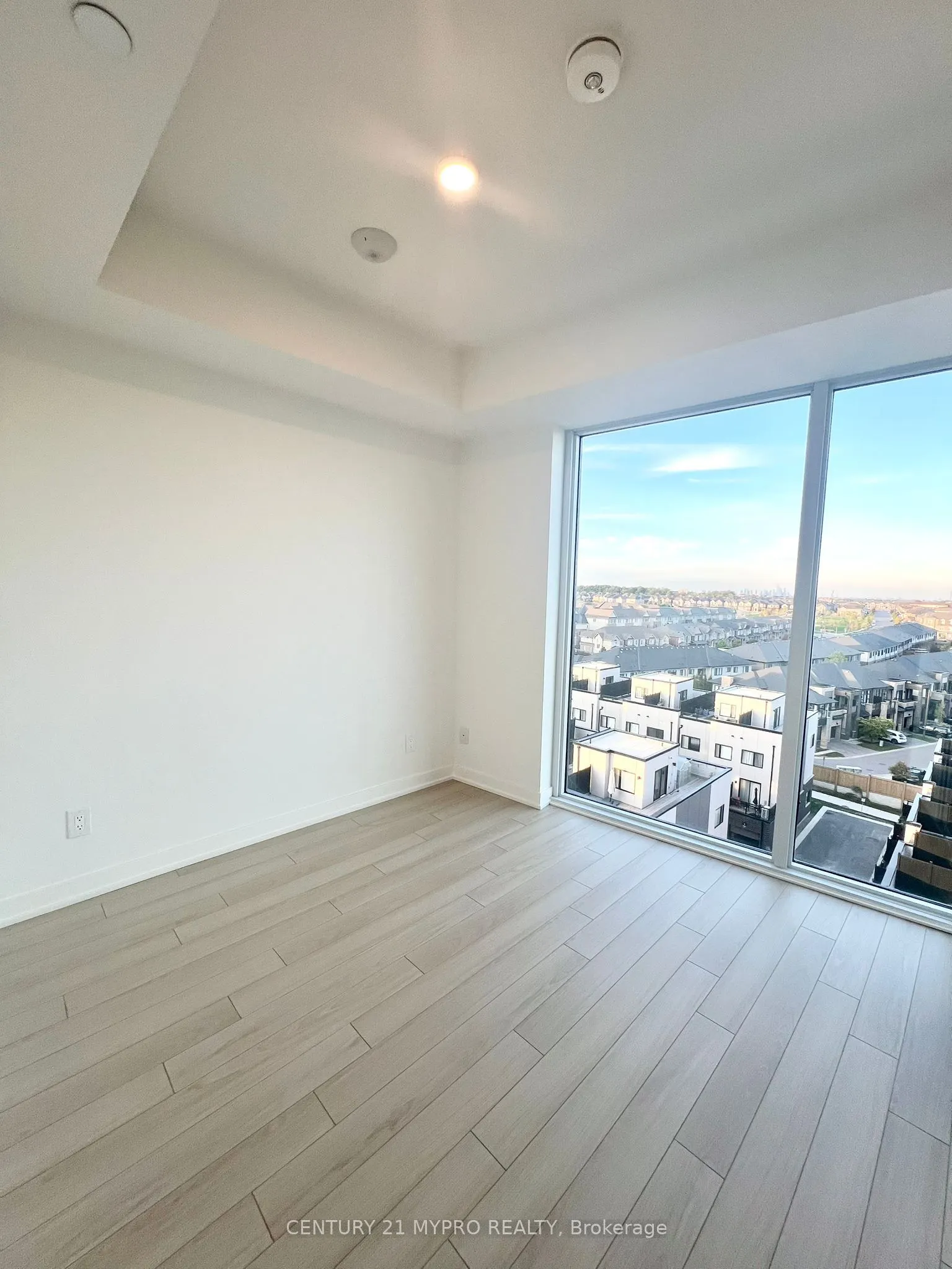 3079 Trafalgar Road, #808