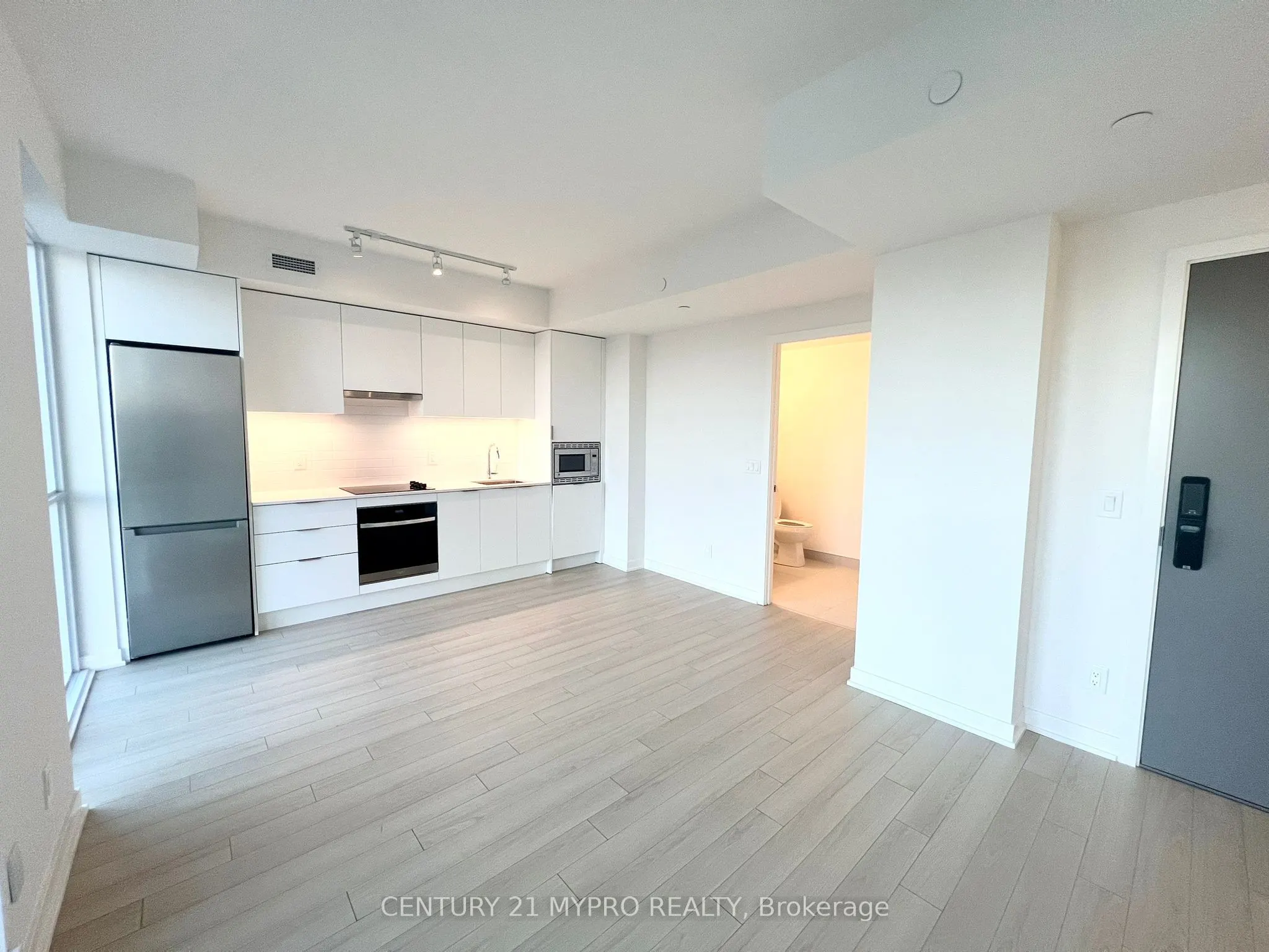 3079 Trafalgar Road, #808