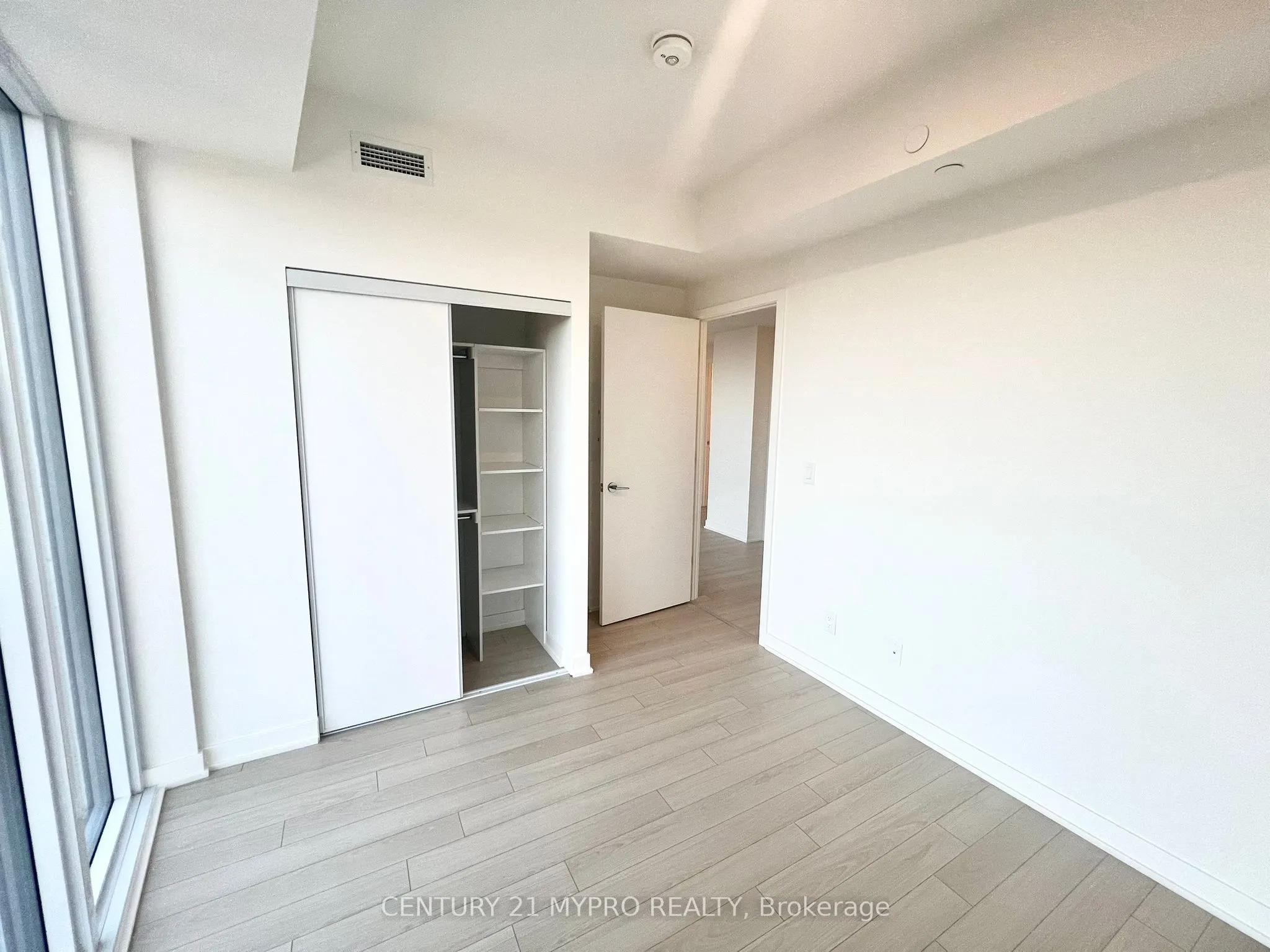 3079 Trafalgar Road, #808