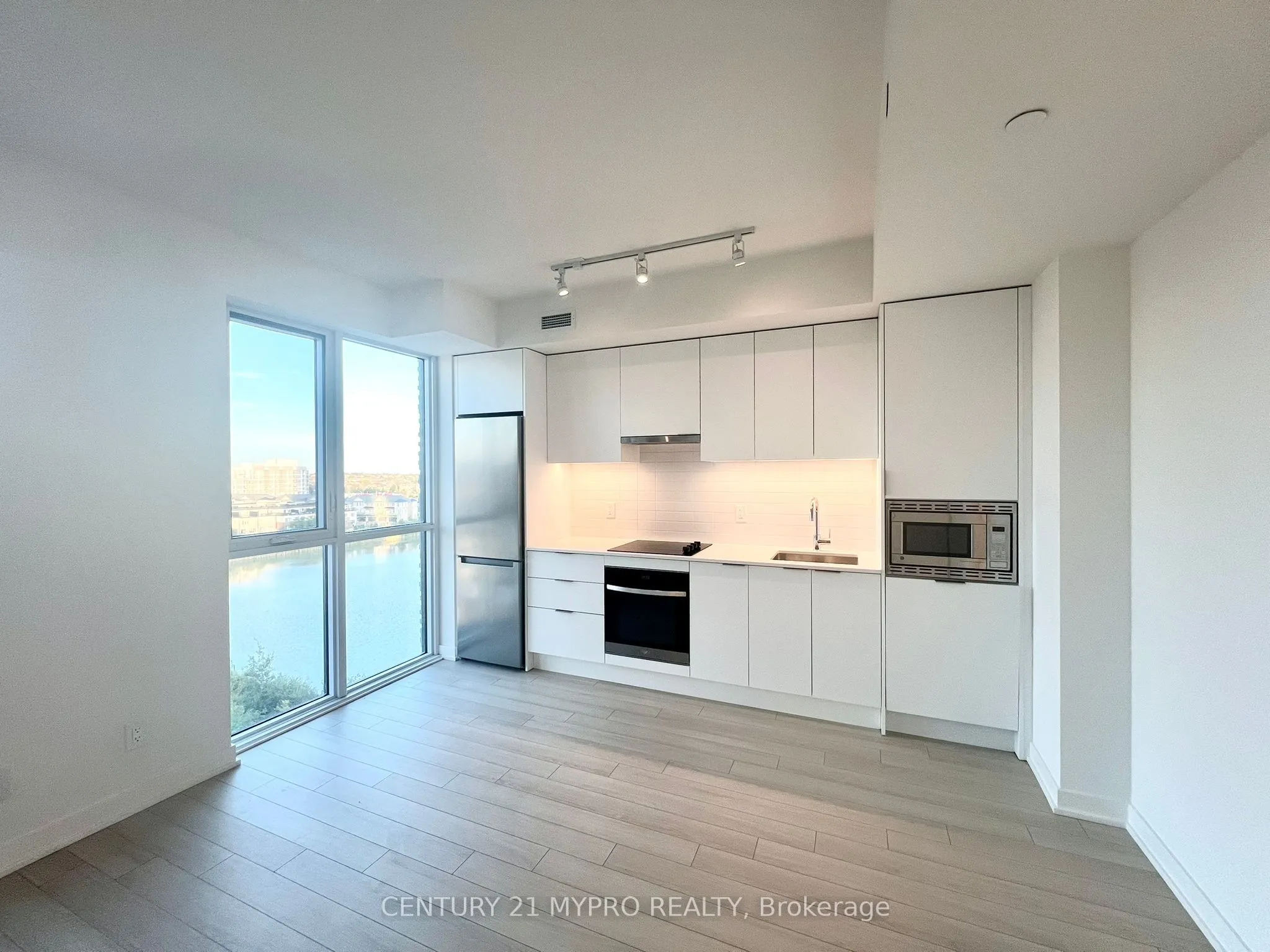 3079 Trafalgar Road, #808