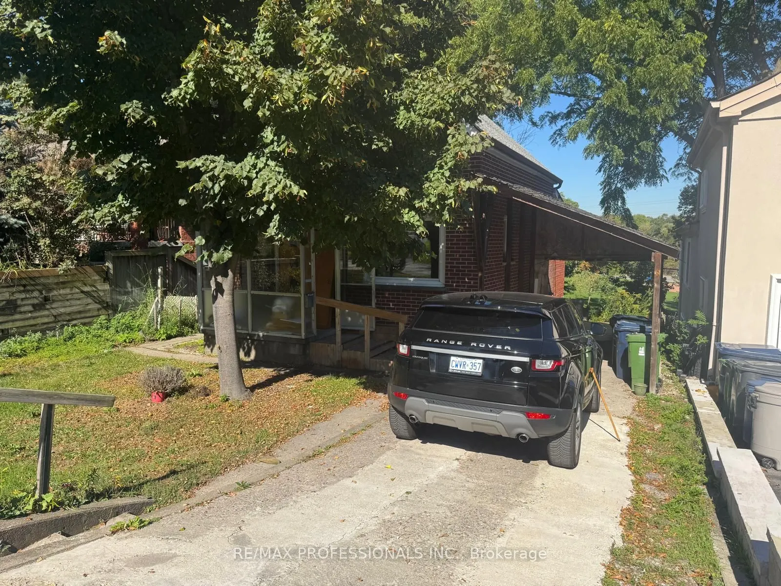 8 Daniels Street