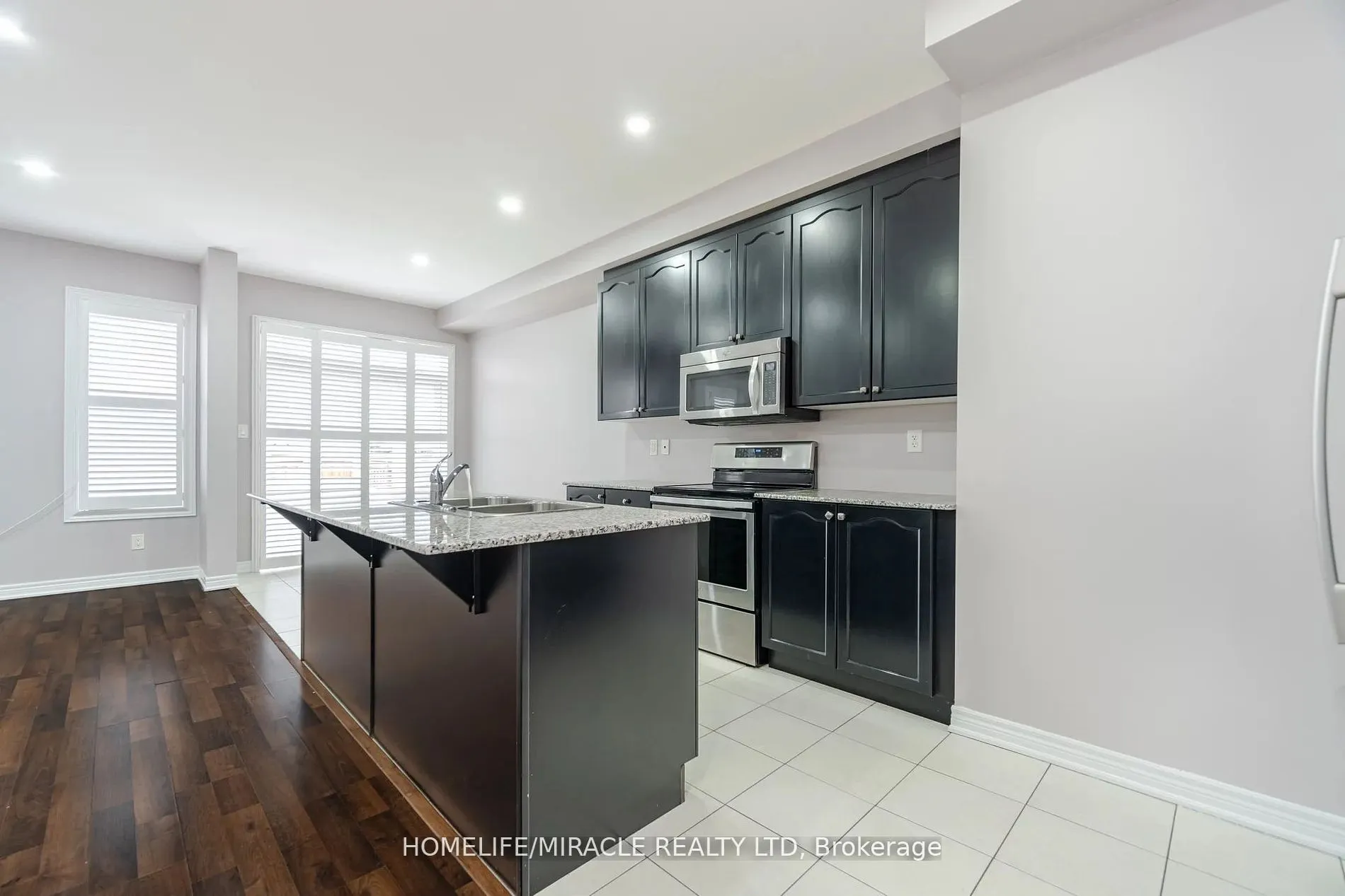93 Kempenfelt Trail
