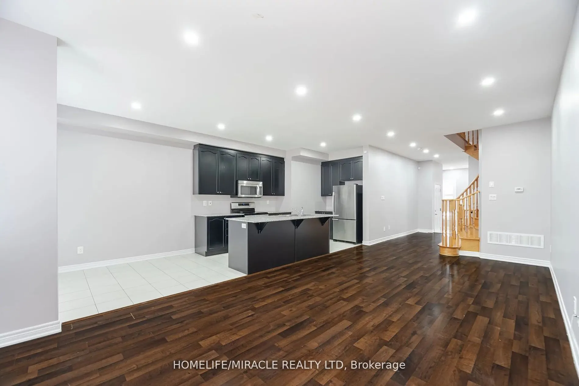 93 Kempenfelt Trail
