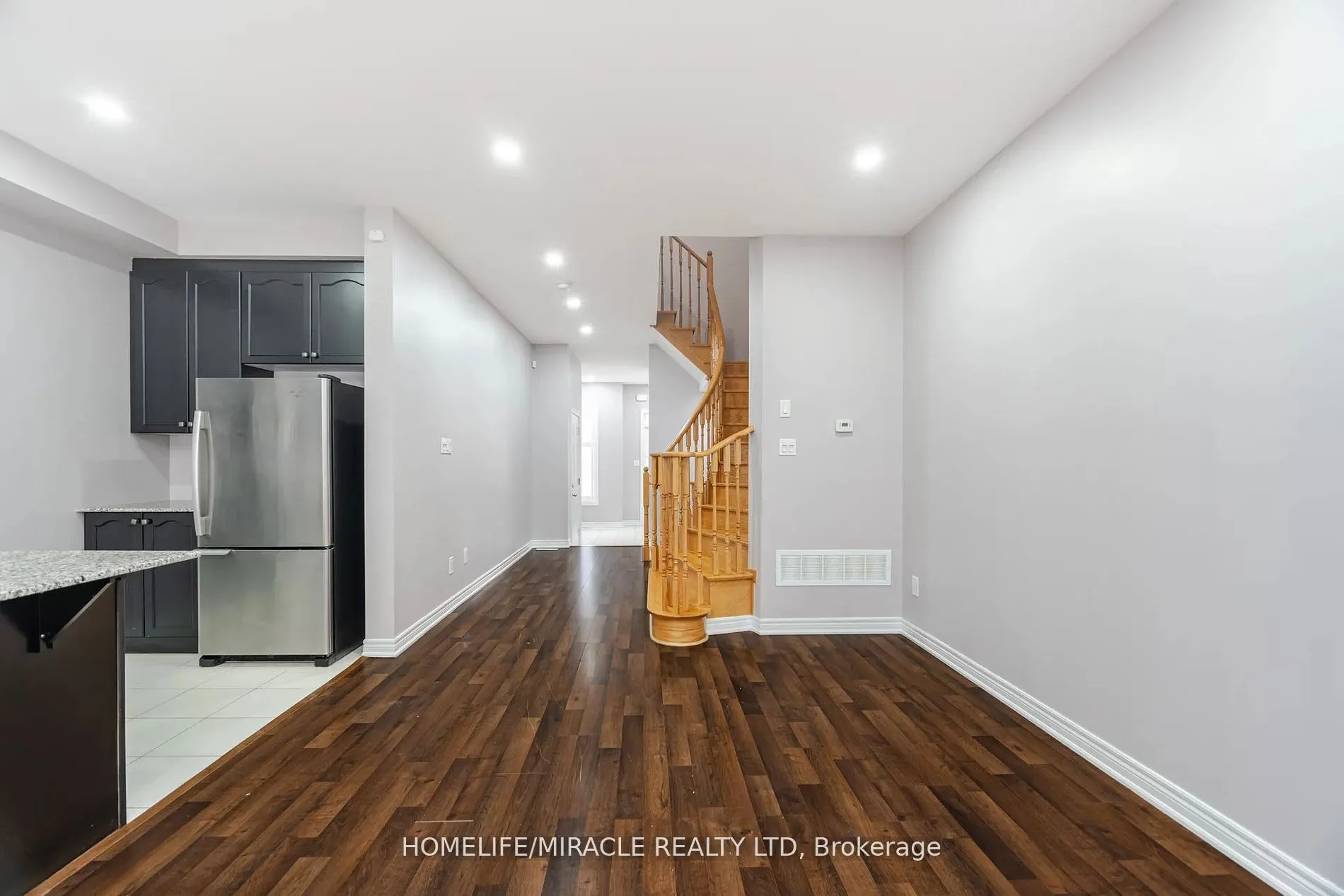 93 Kempenfelt Trail