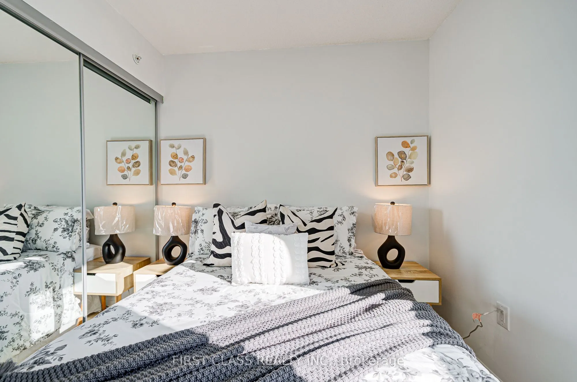 3091 Dufferin Street, #526
