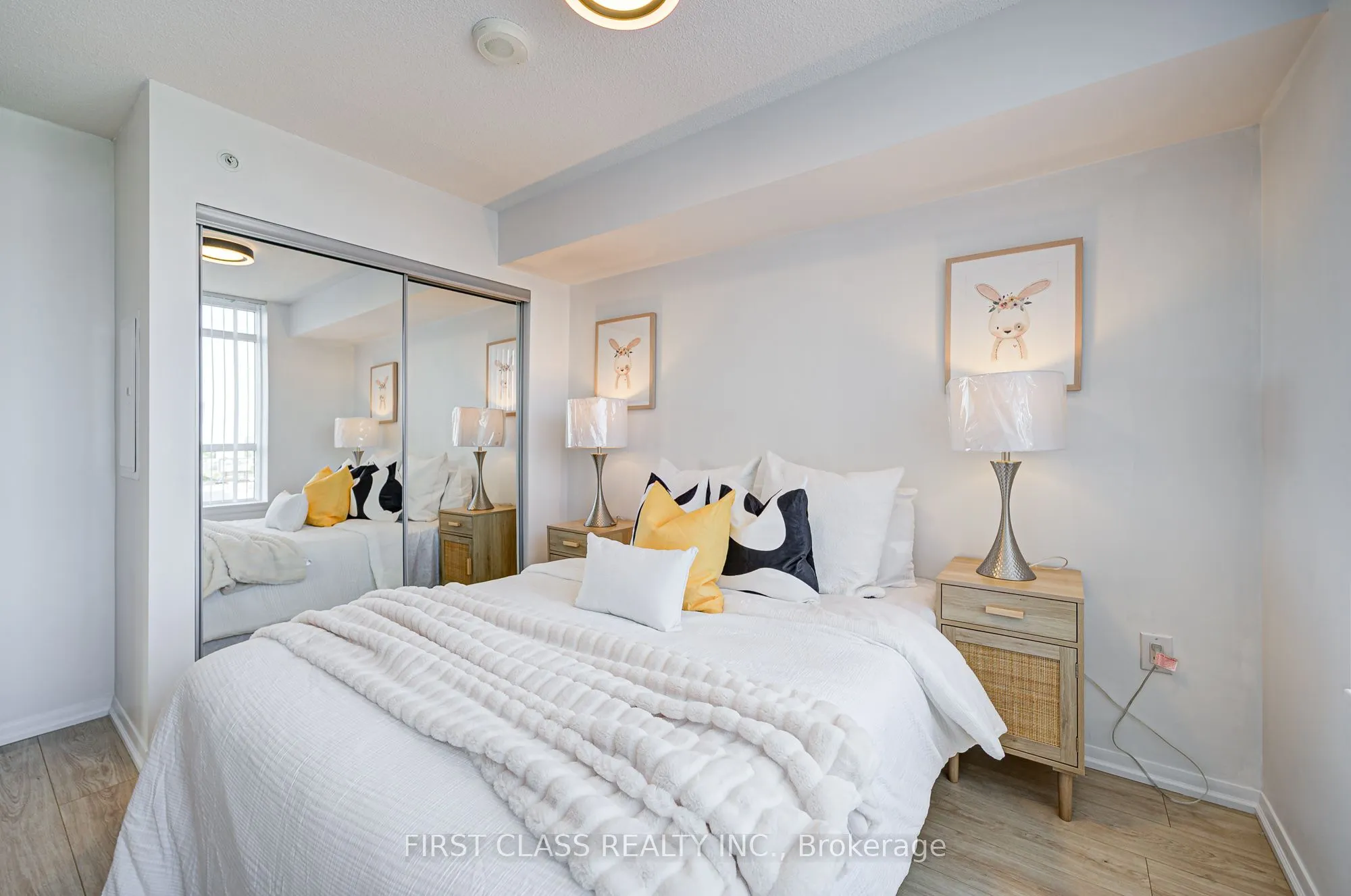 3091 Dufferin Street, #526