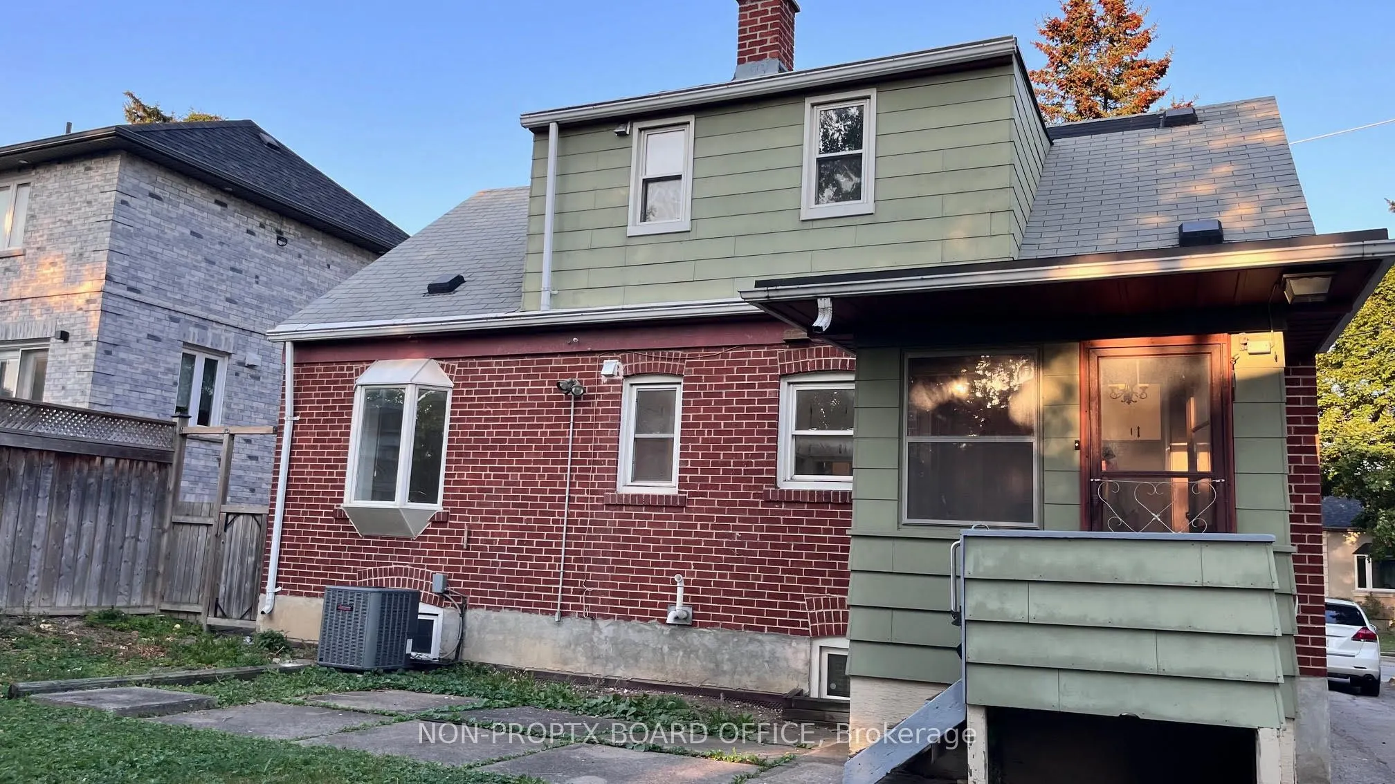 10 Adele Avenue