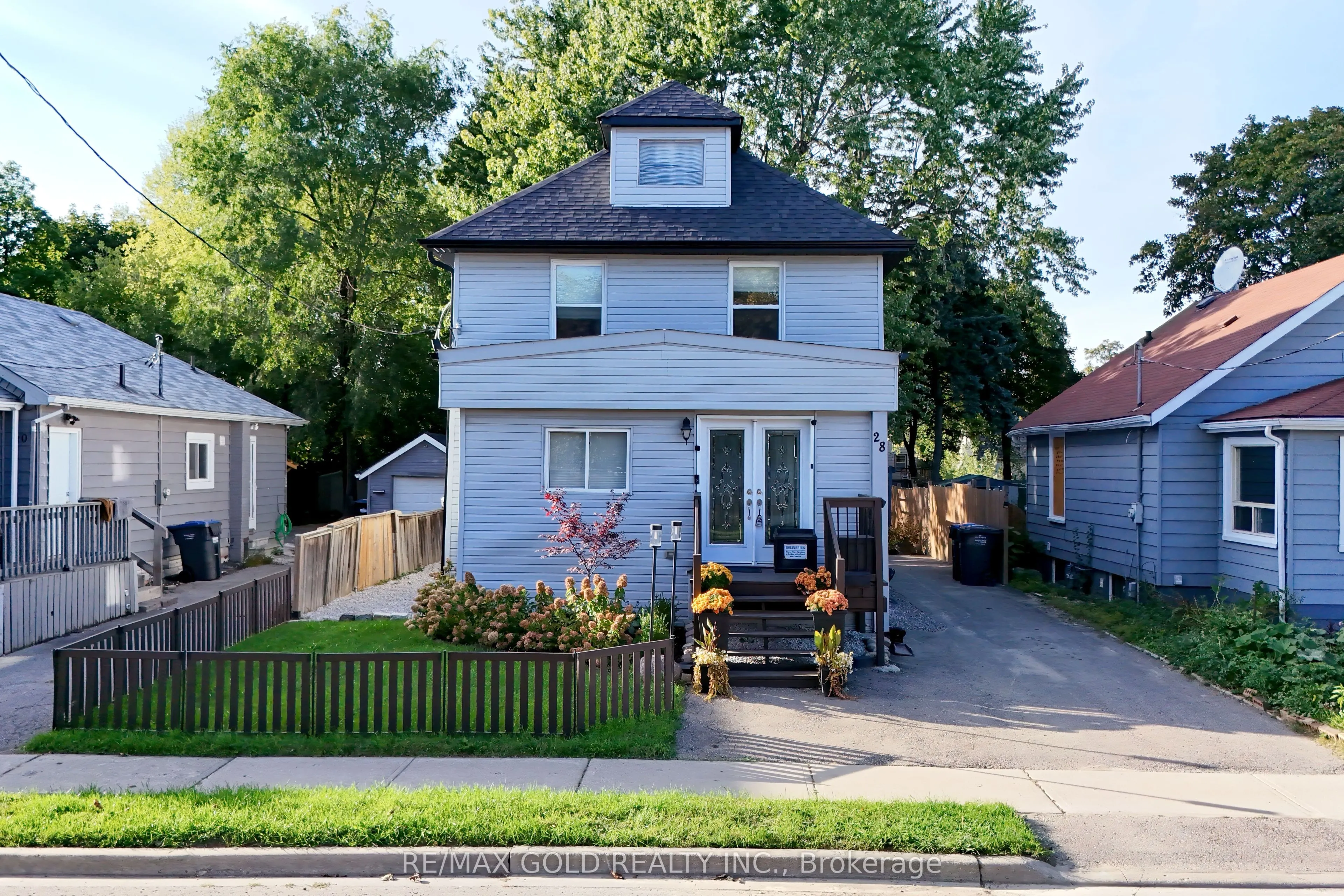 28 Royce Avenue