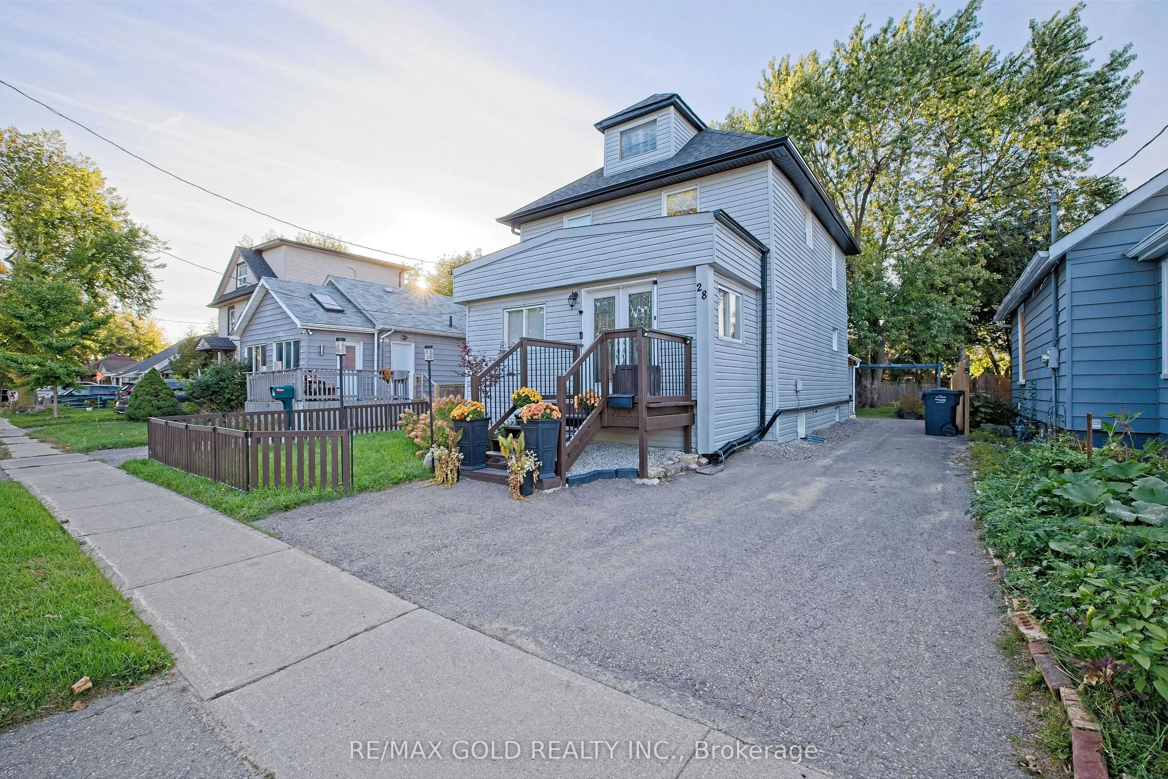 28 Royce Avenue