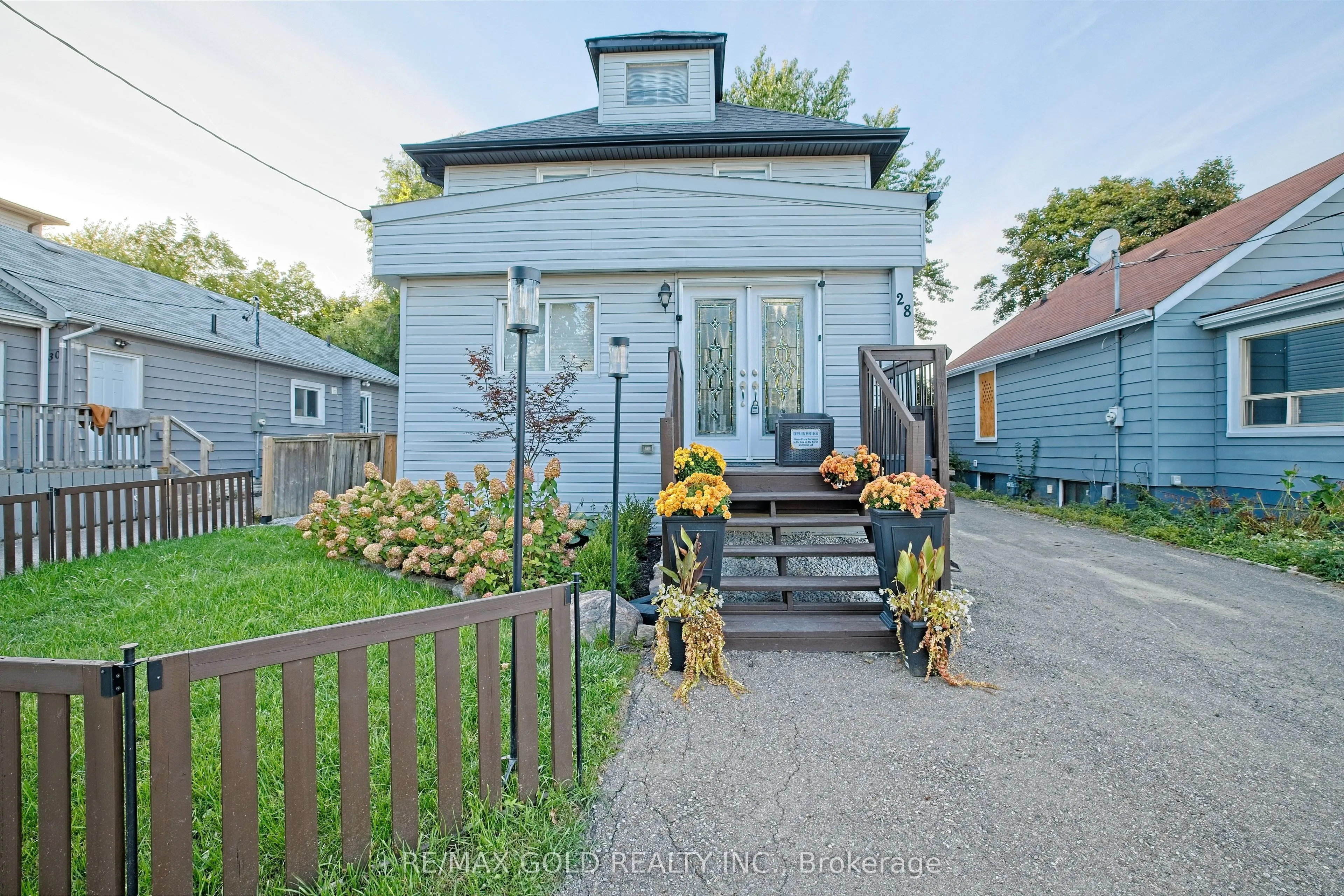 28 Royce Avenue