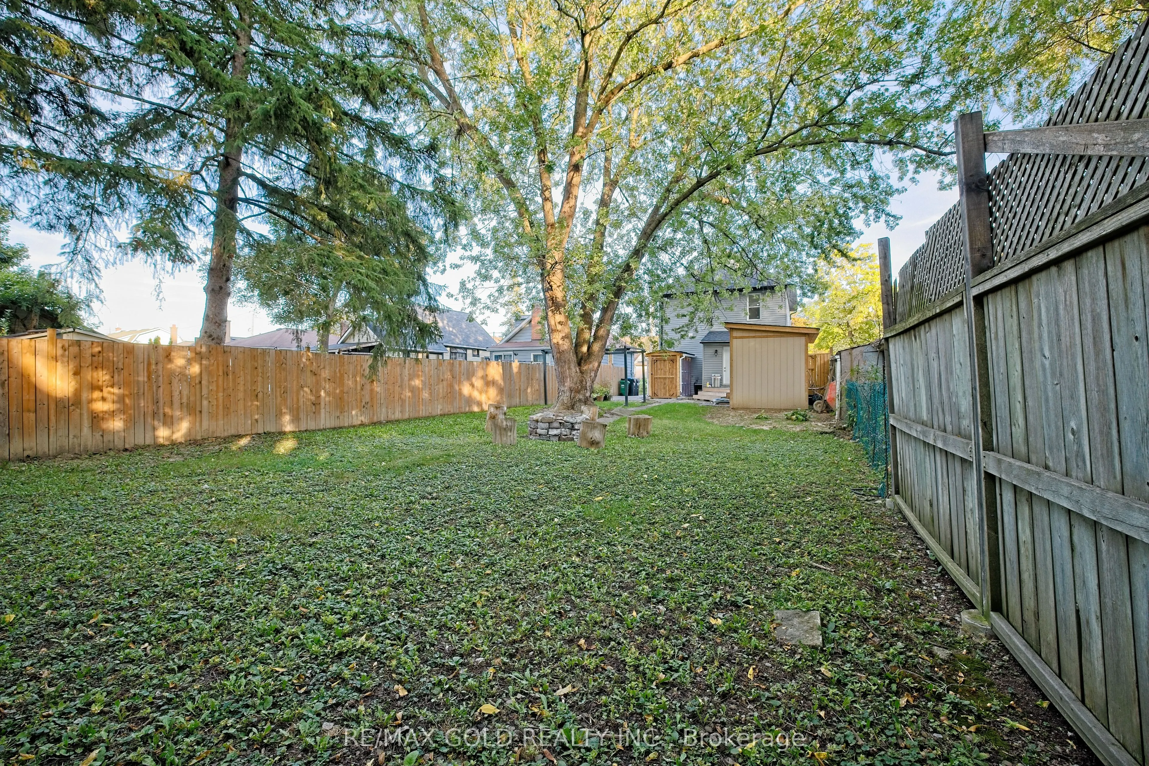 28 Royce Avenue