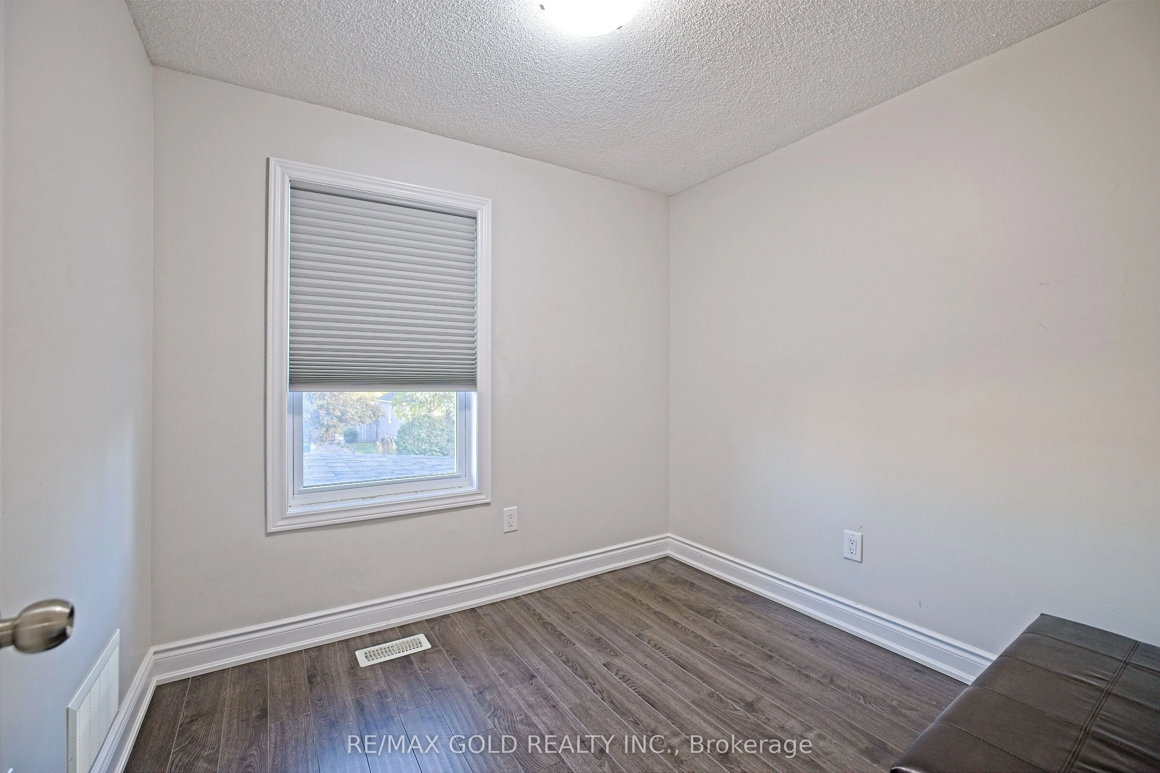 28 Royce Avenue
