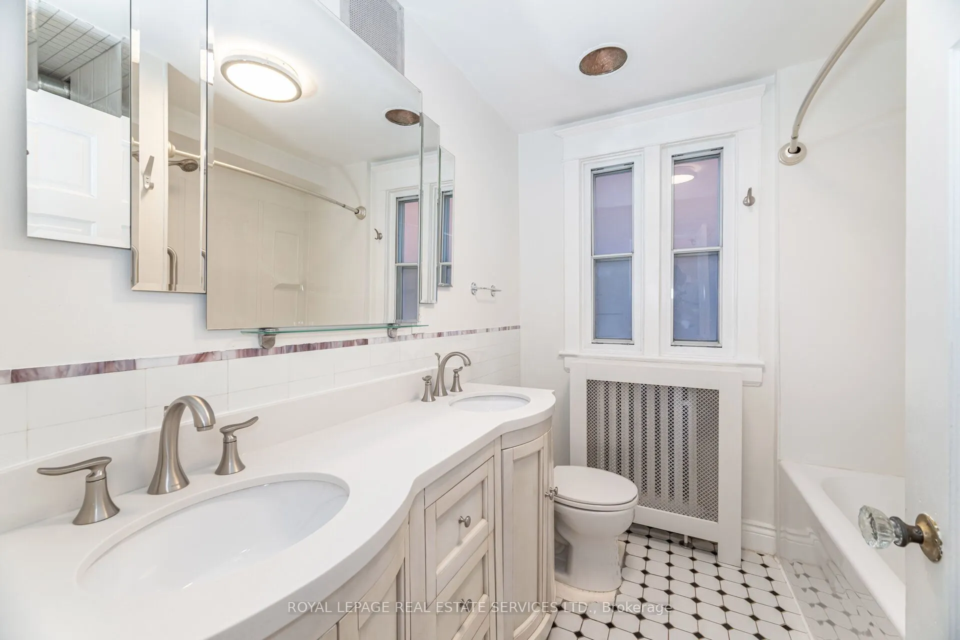 379 Parkside Drive, ##1