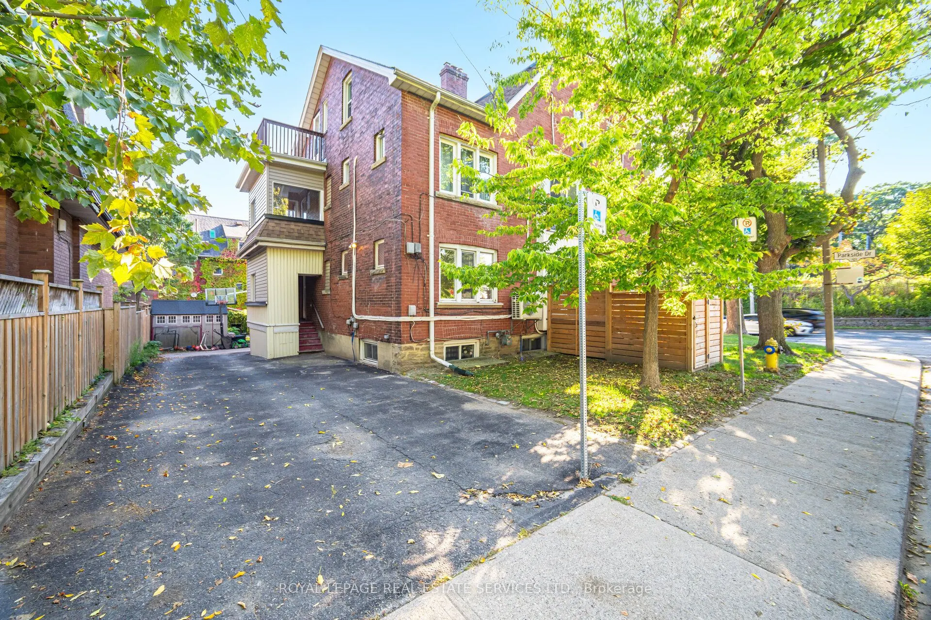 379 Parkside Drive, ##1