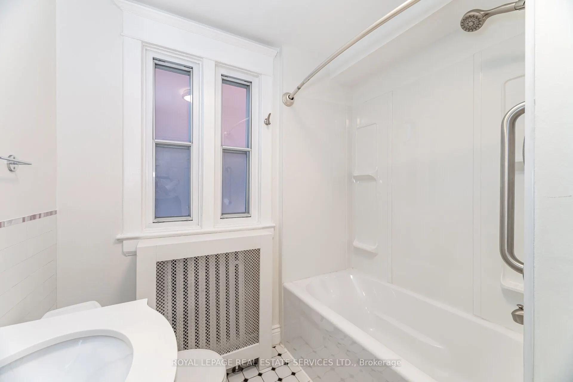379 Parkside Drive, ##1