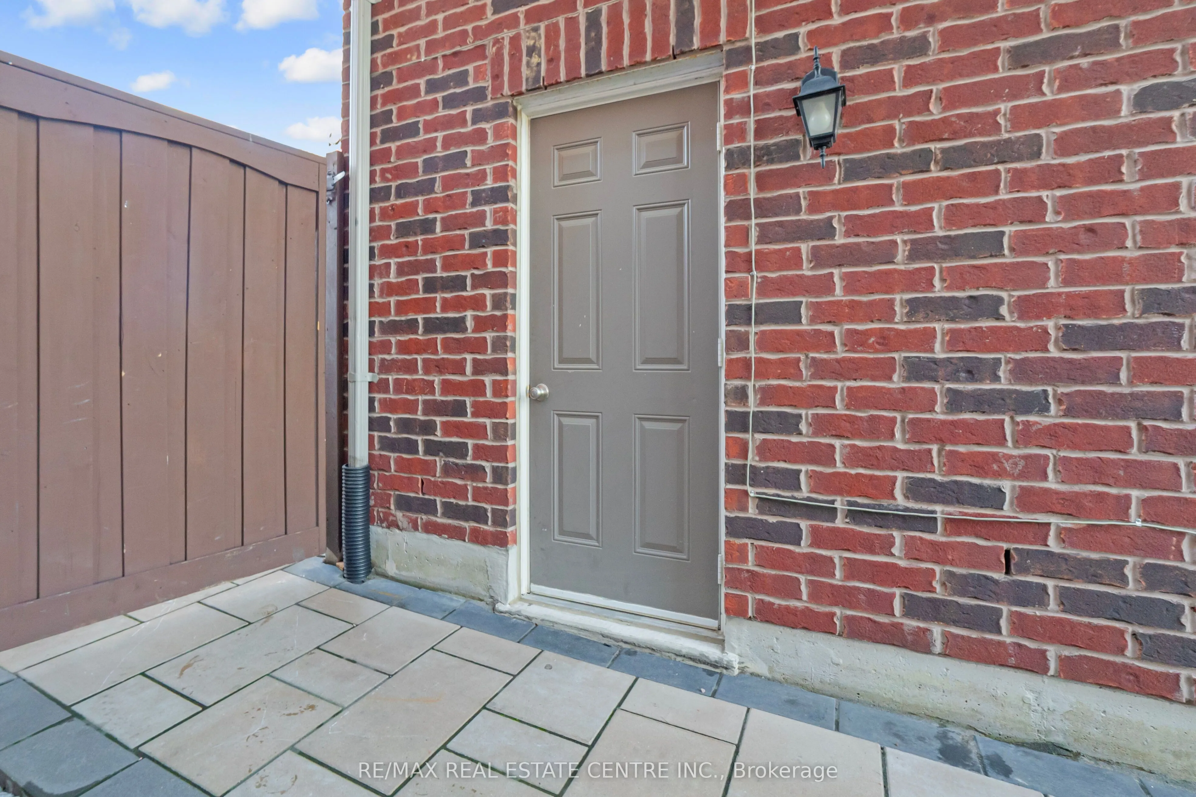 102 Belladonna Circle