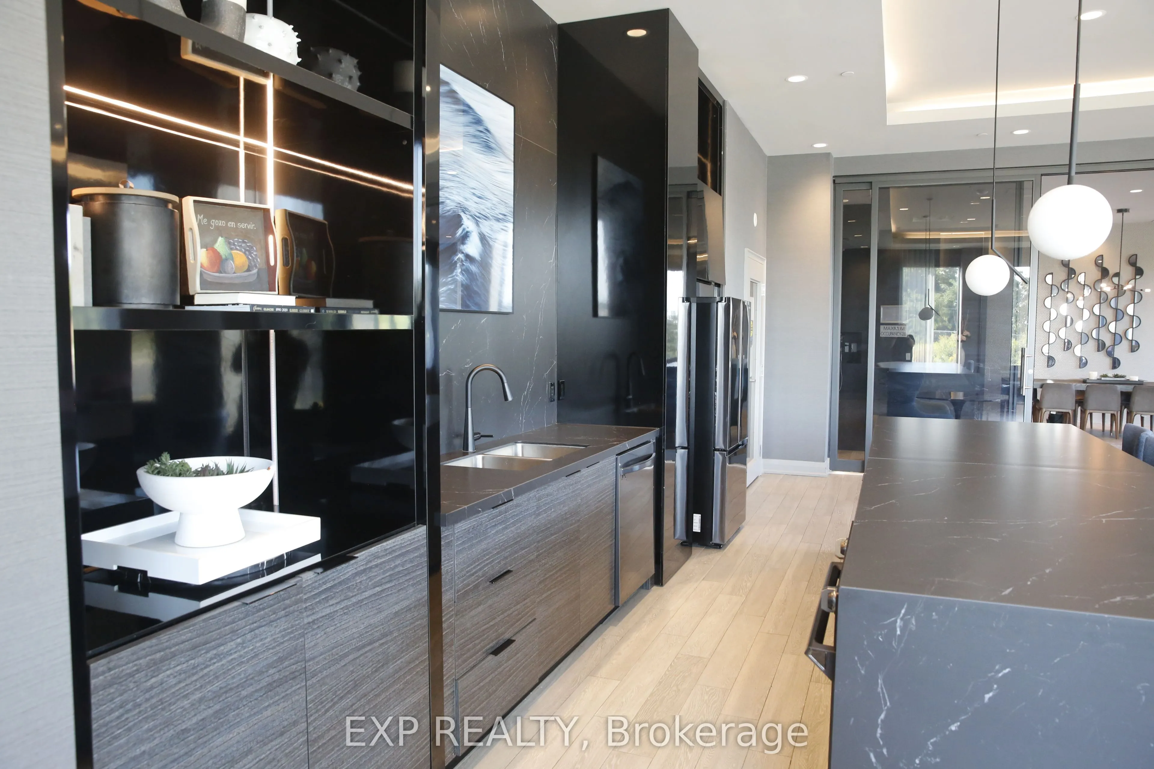 95 Dundas Street W, #403