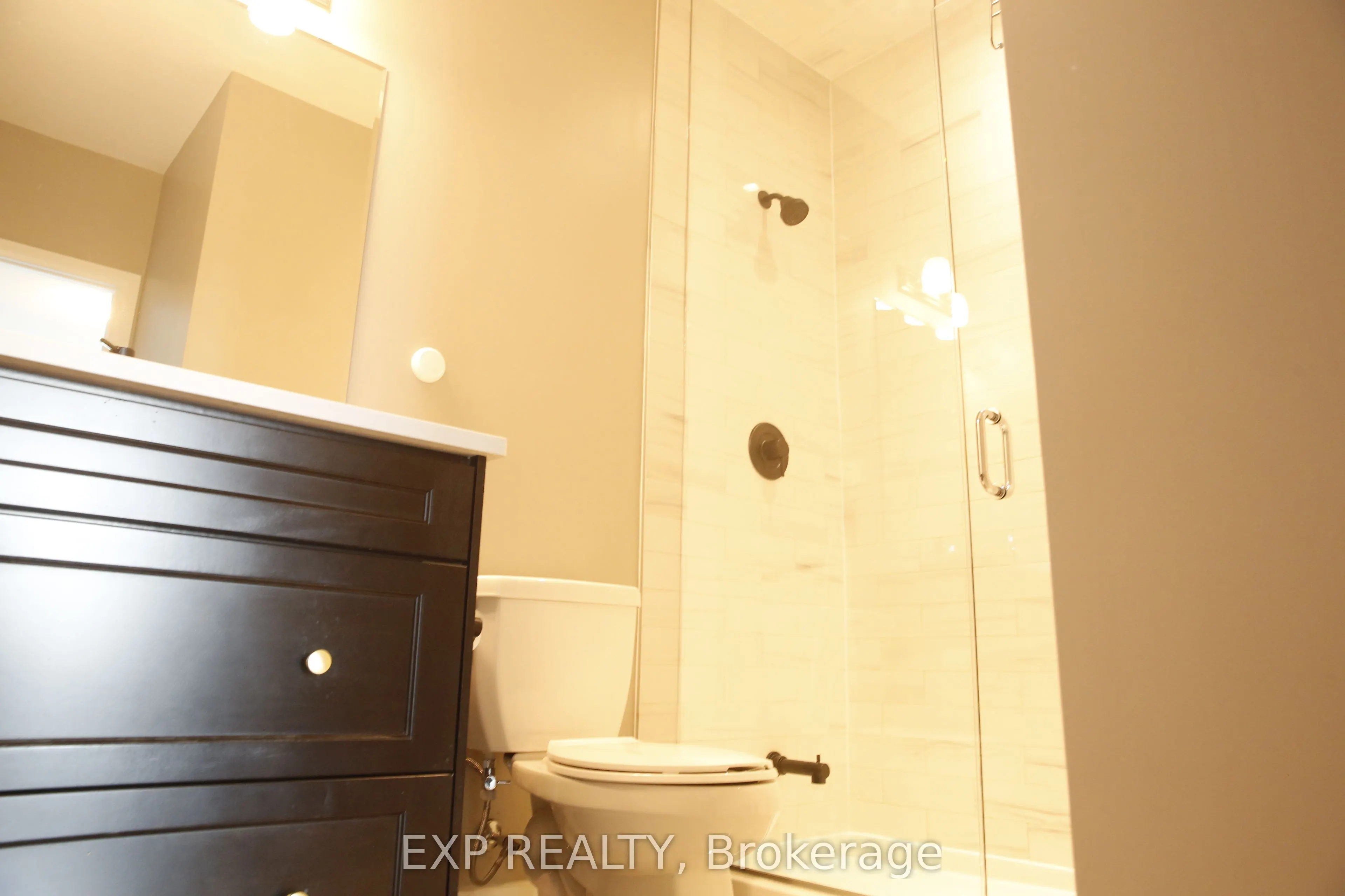 95 Dundas Street W, #403