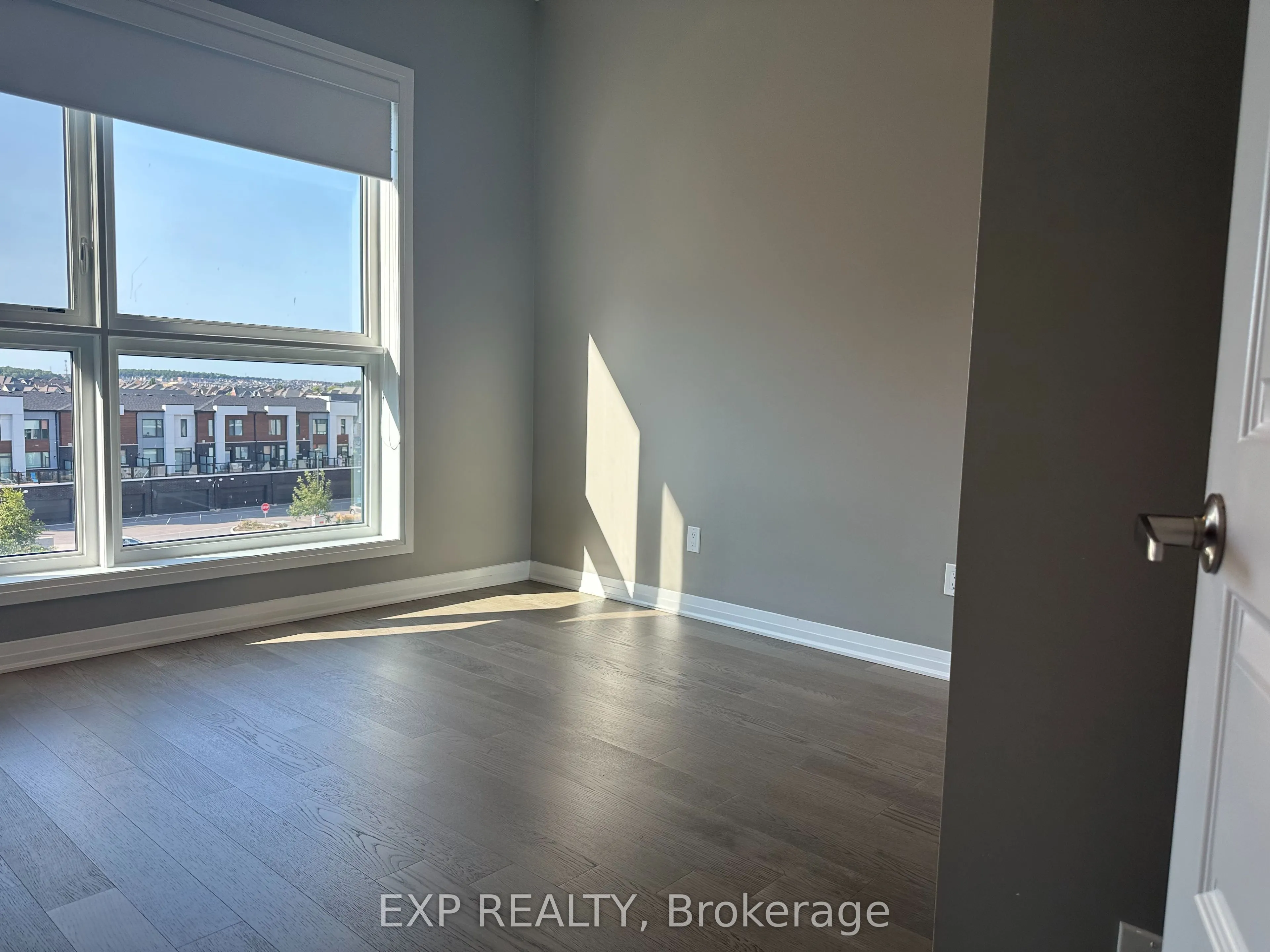95 Dundas Street W, #403