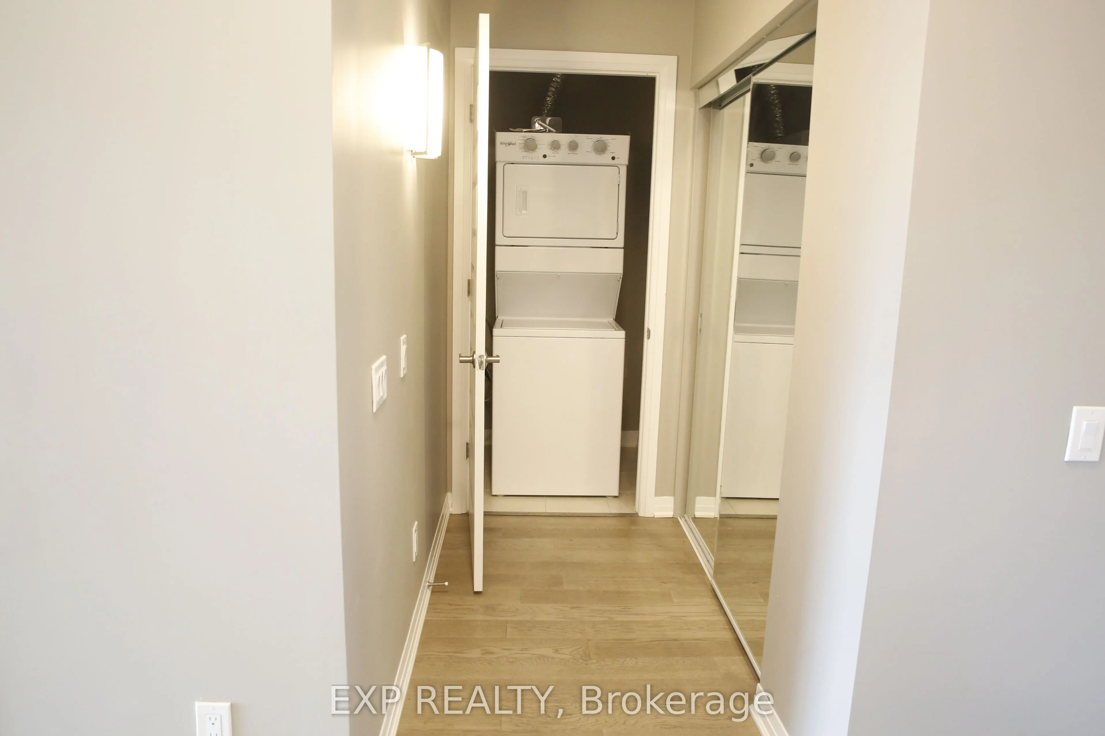 95 Dundas Street W, #403