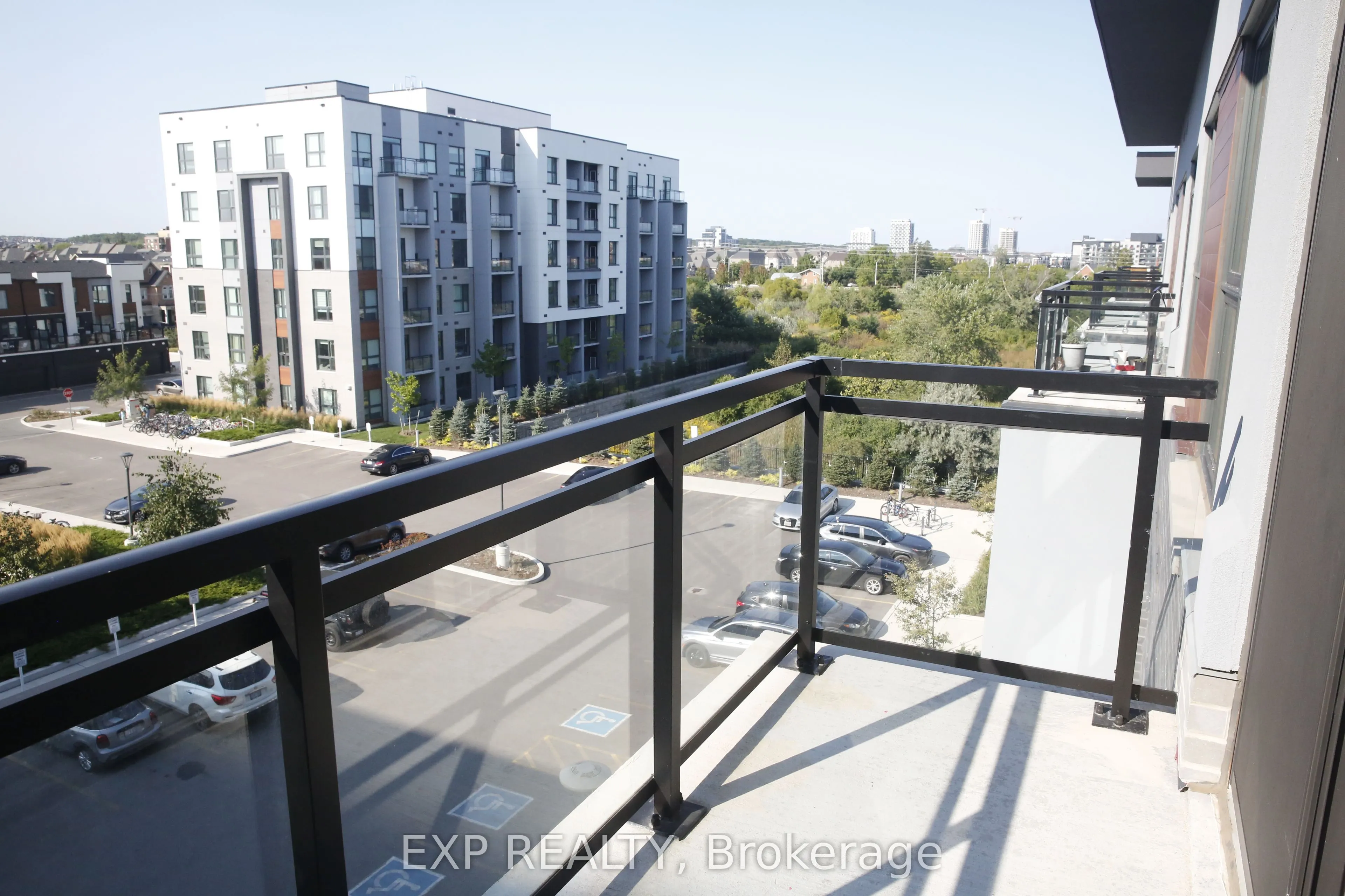 95 Dundas Street W, #403