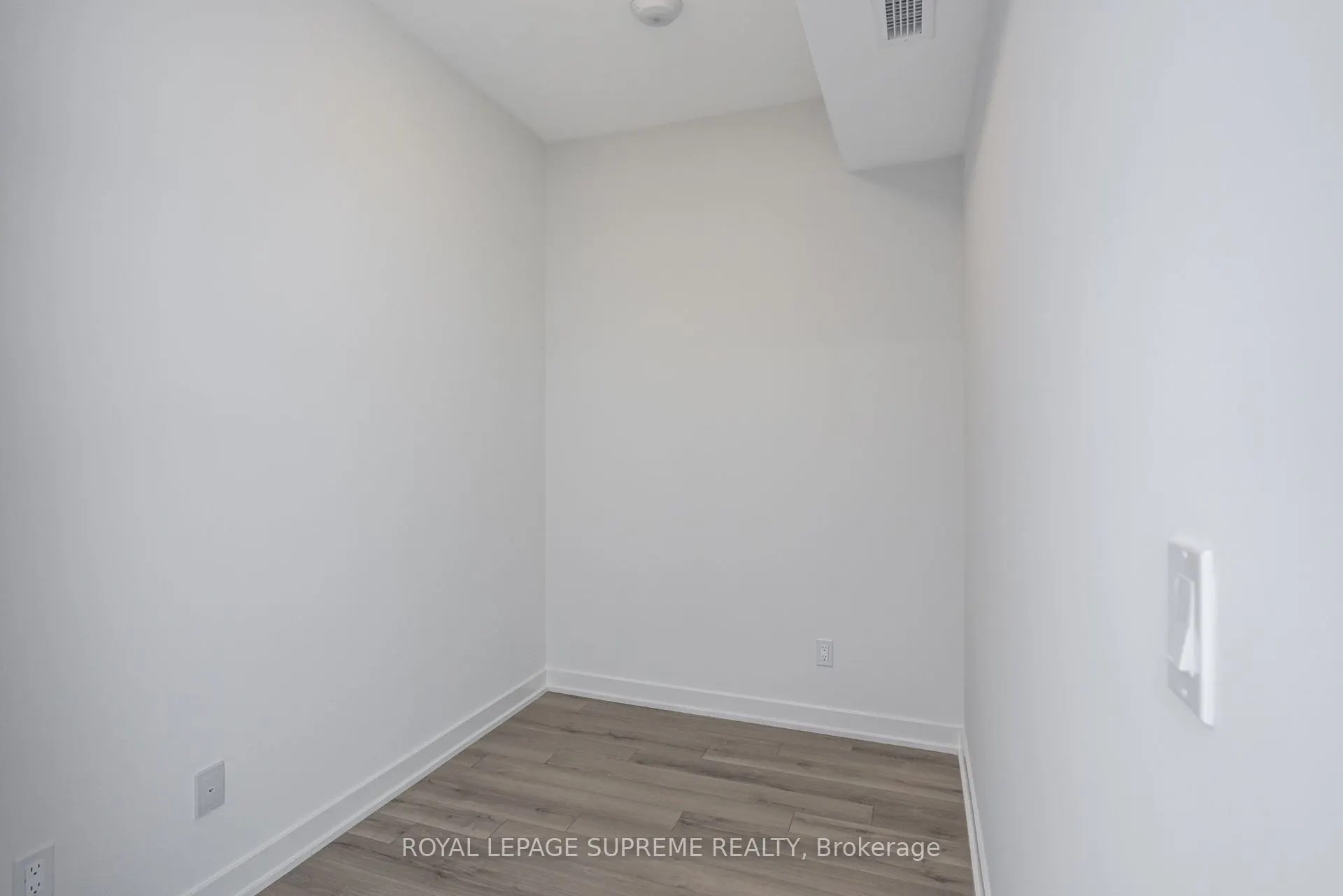 3079 Trafalgar Road, #1501