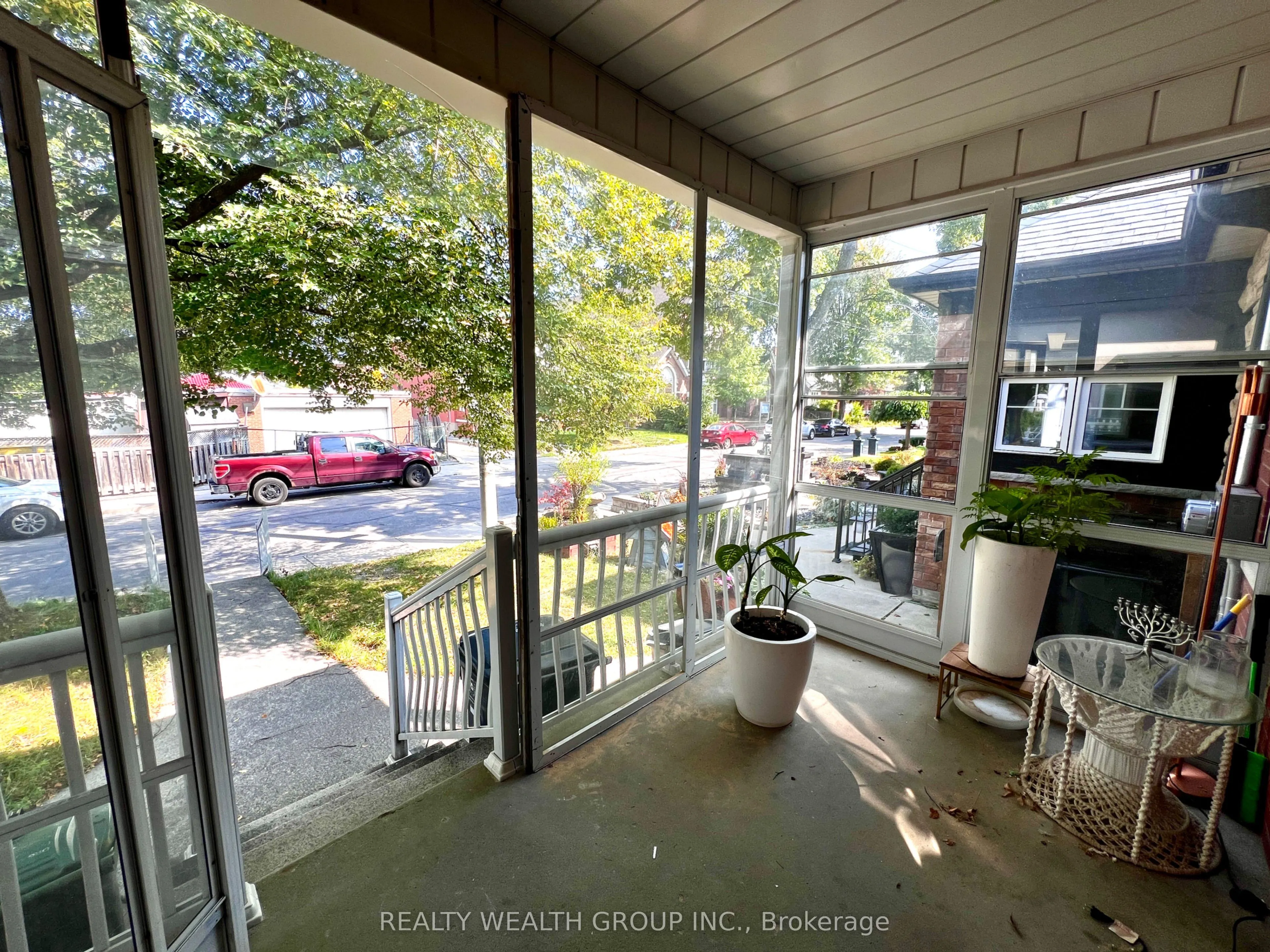 166 Harvie Avenue