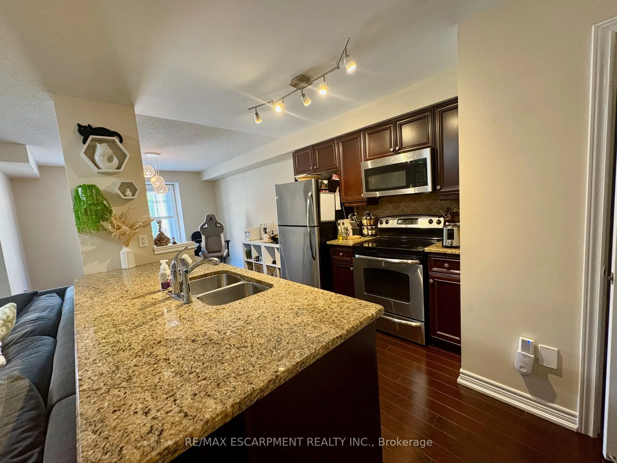 362 Plains Road E, #10