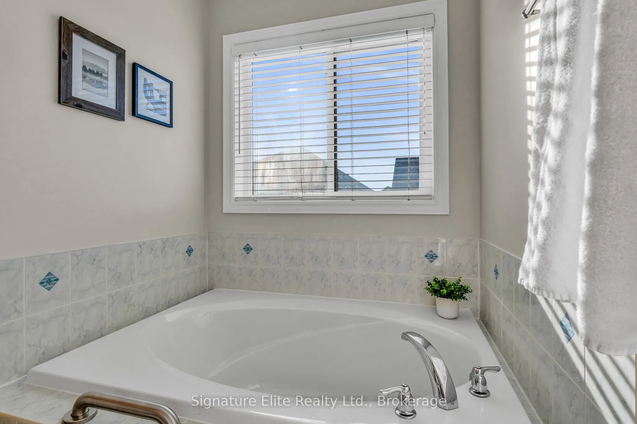 124 Rocky Point Crescent