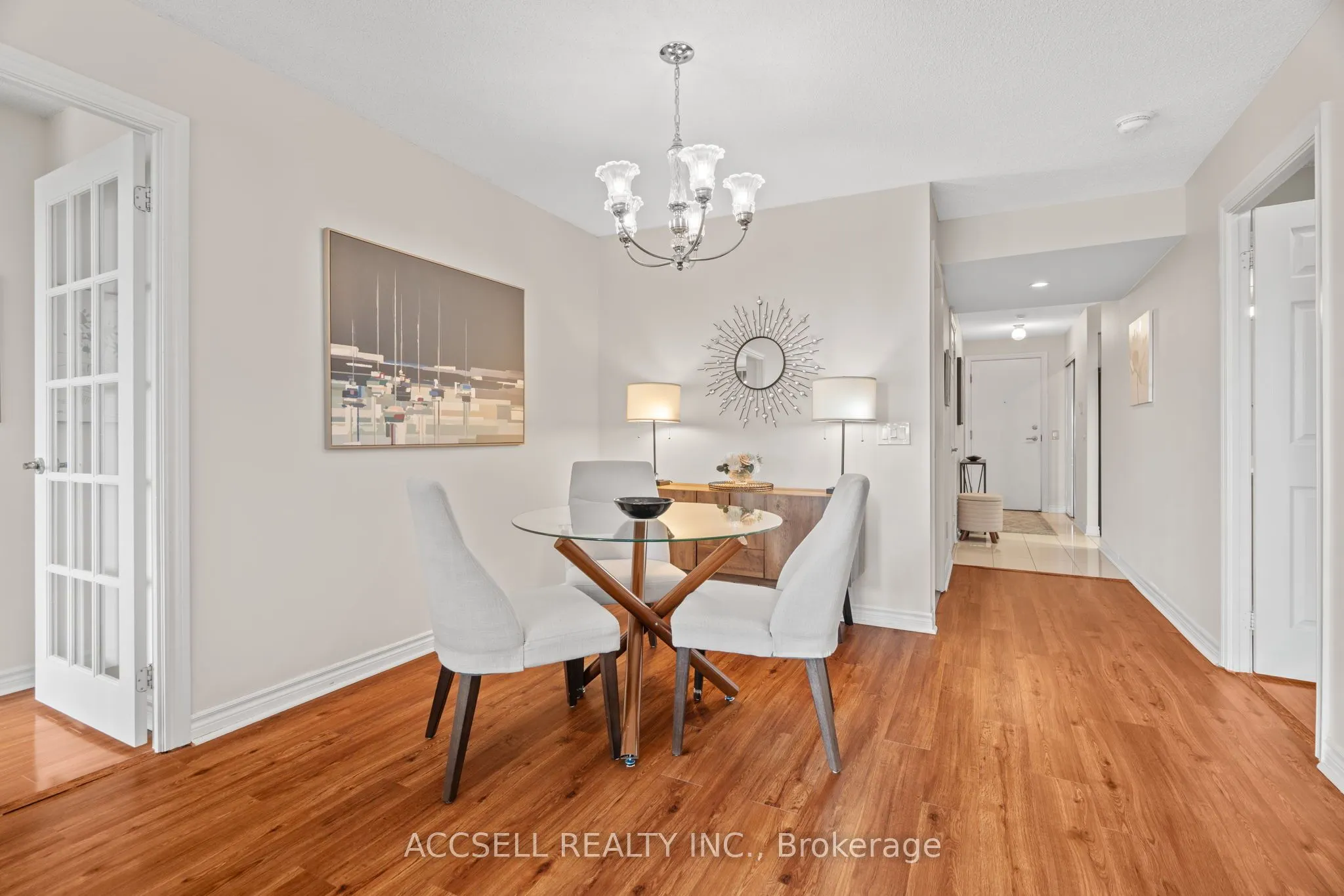 5233 Dundas Street W, #1816