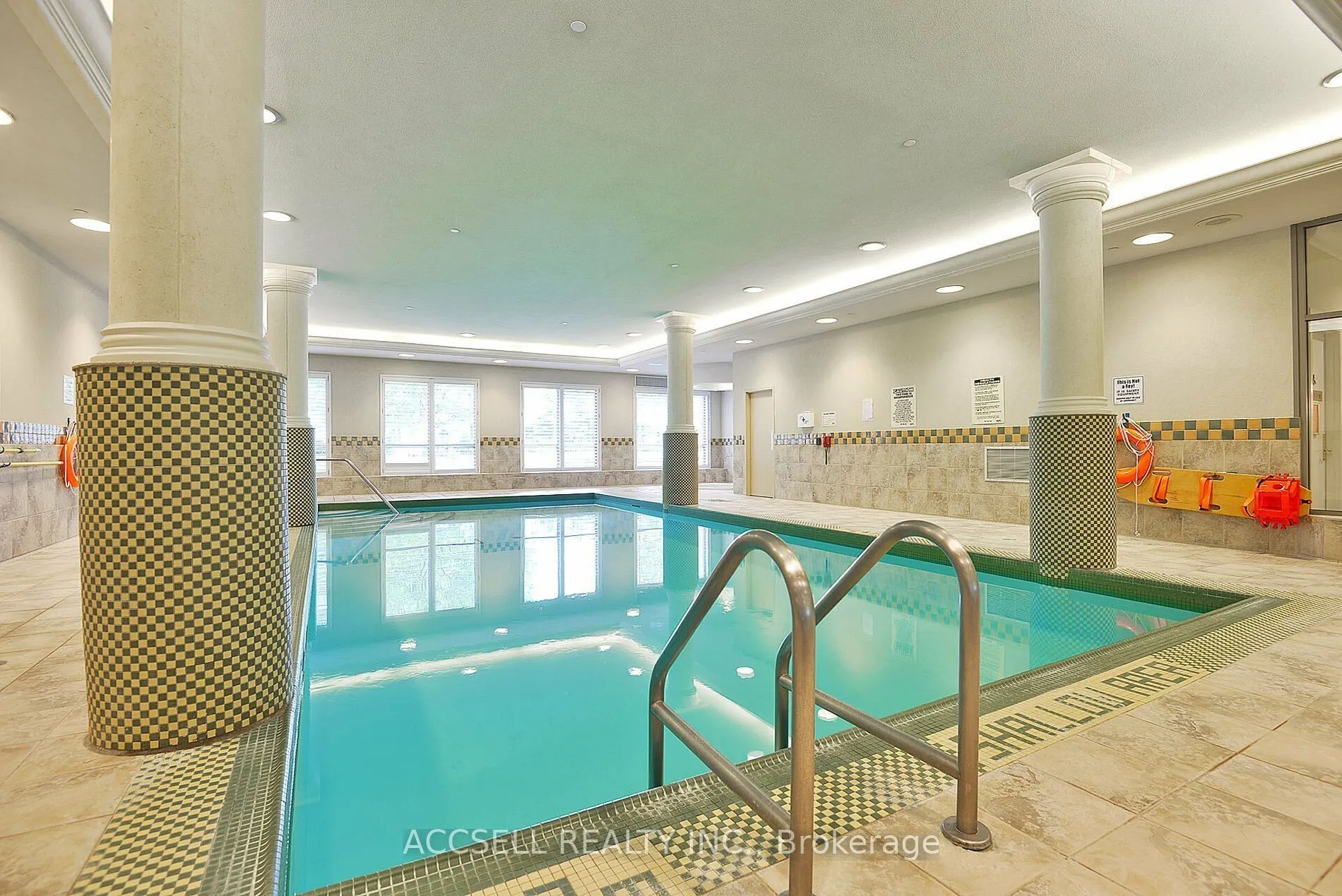 5233 Dundas Street W, #1816