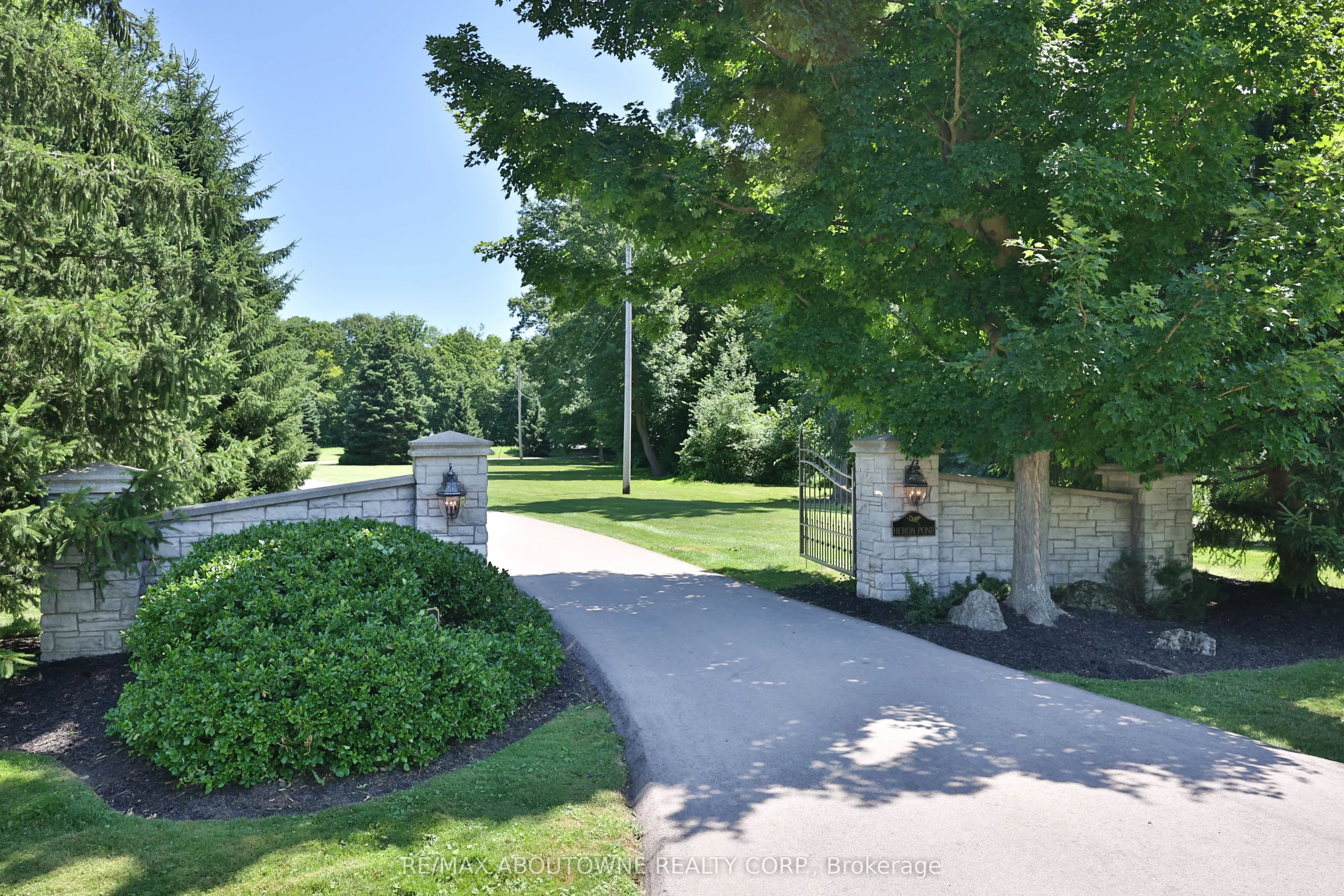 1270 1 Side Road