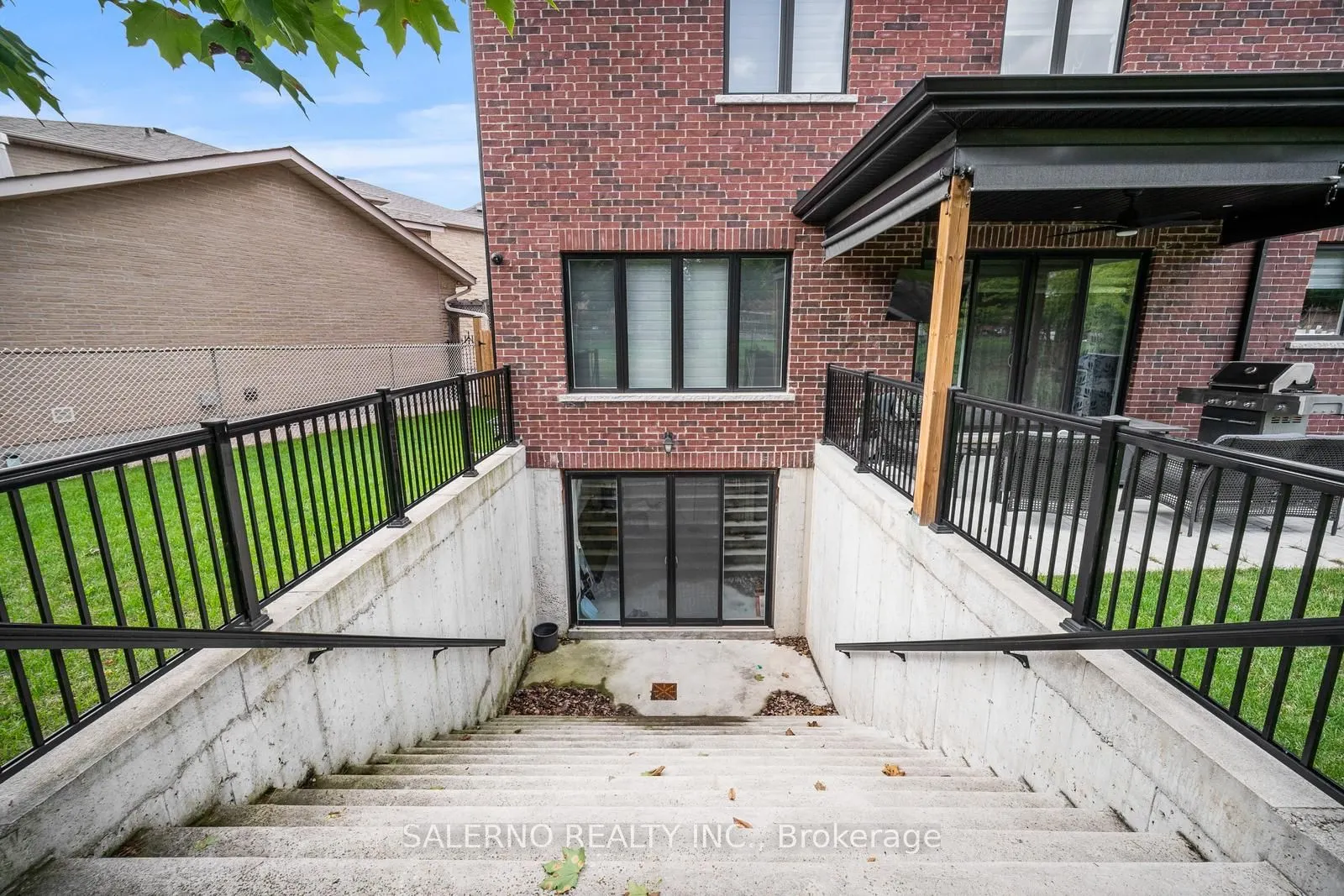 11 Compton Crescent