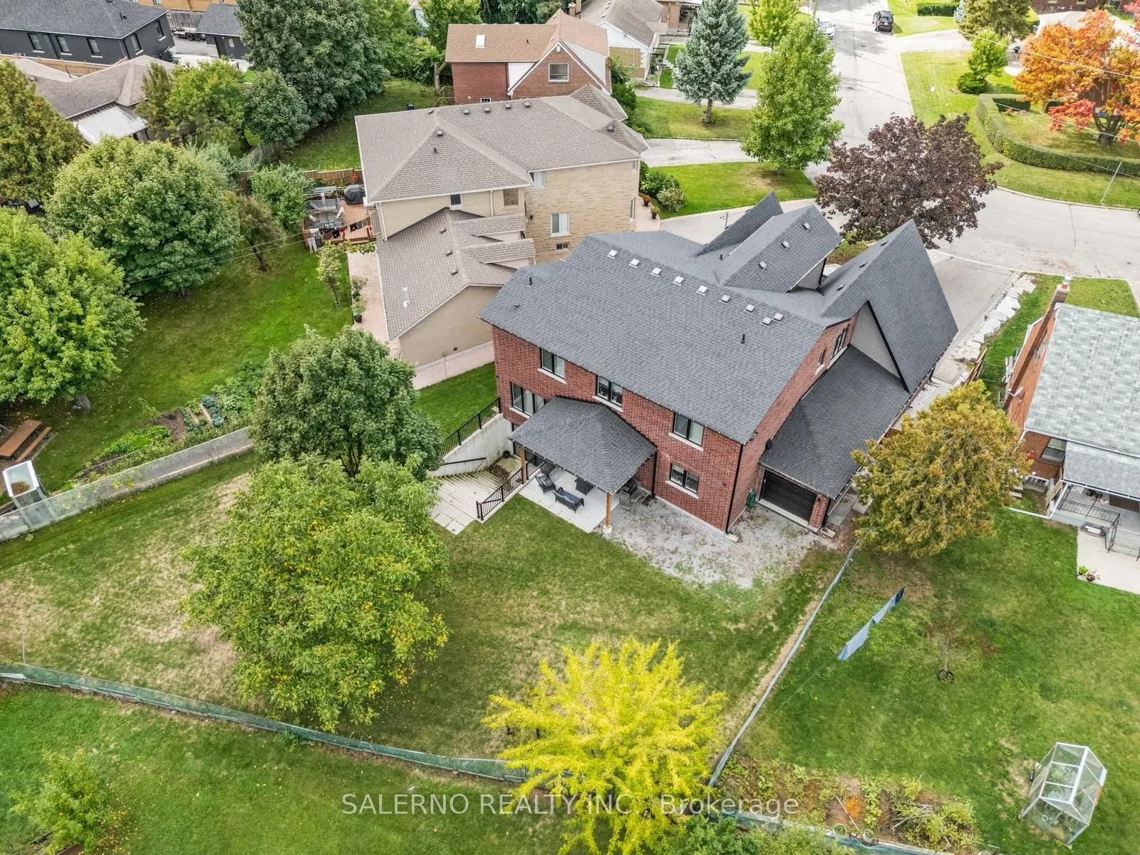 11 Compton Crescent