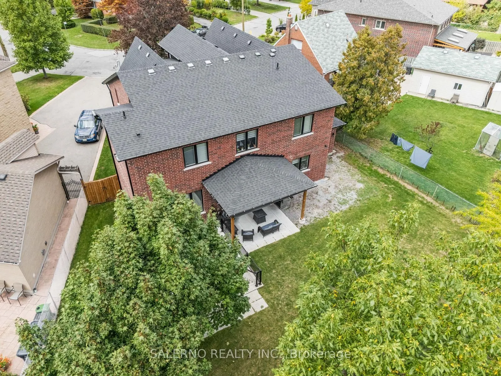 11 Compton Crescent