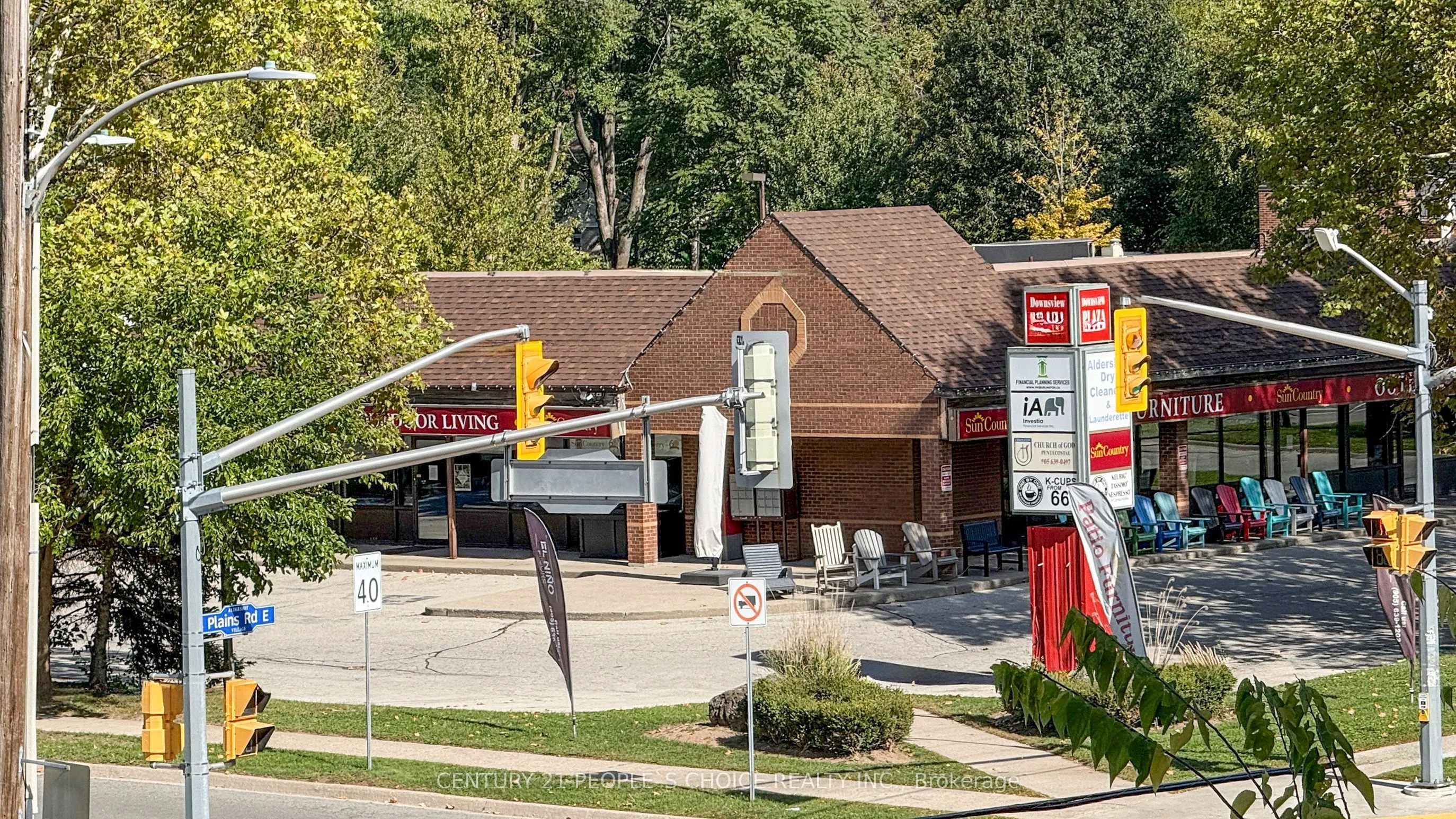 320 Plains Road E