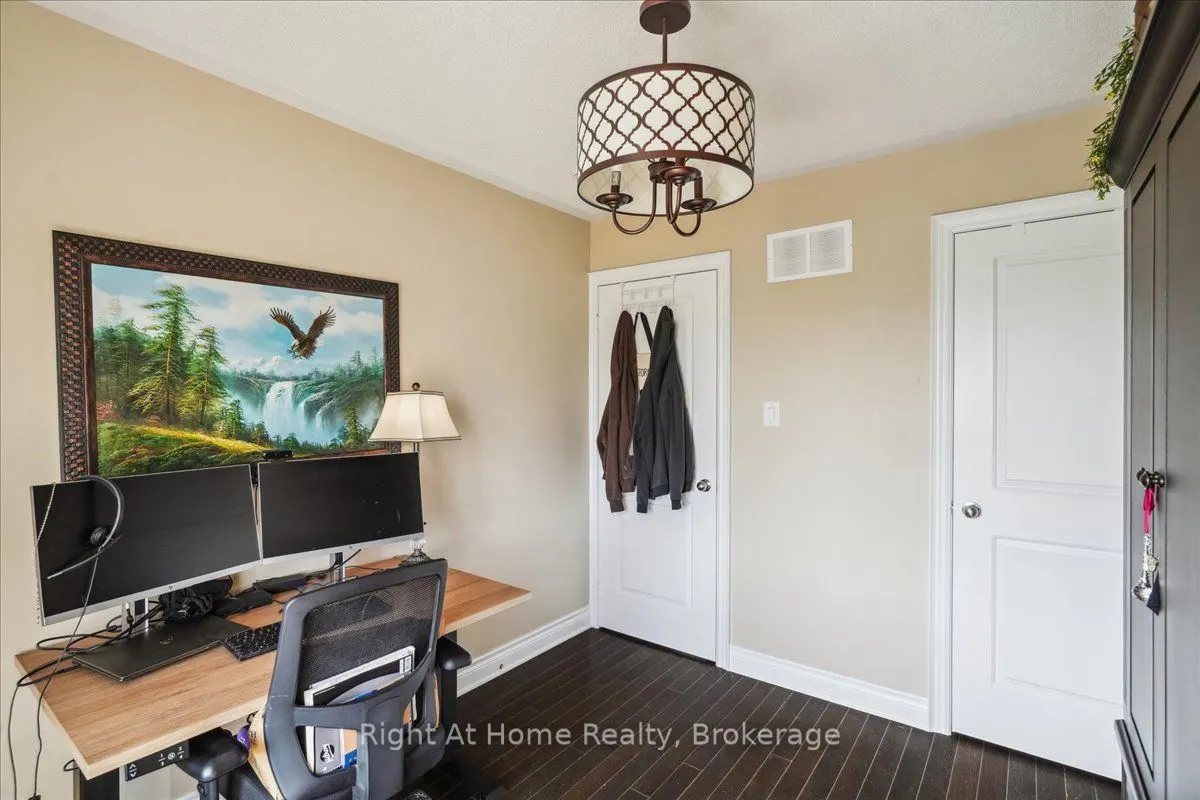 37 Rockman Crescent