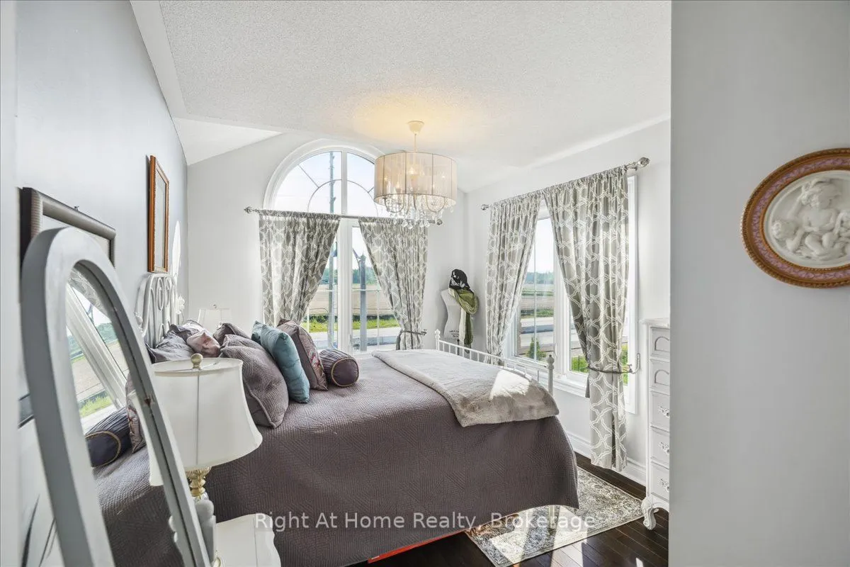 37 Rockman Crescent