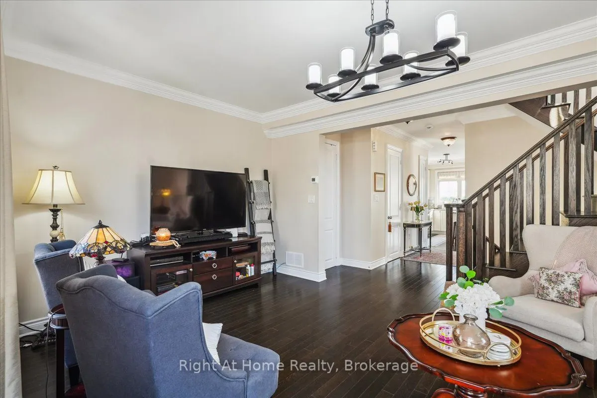 37 Rockman Crescent