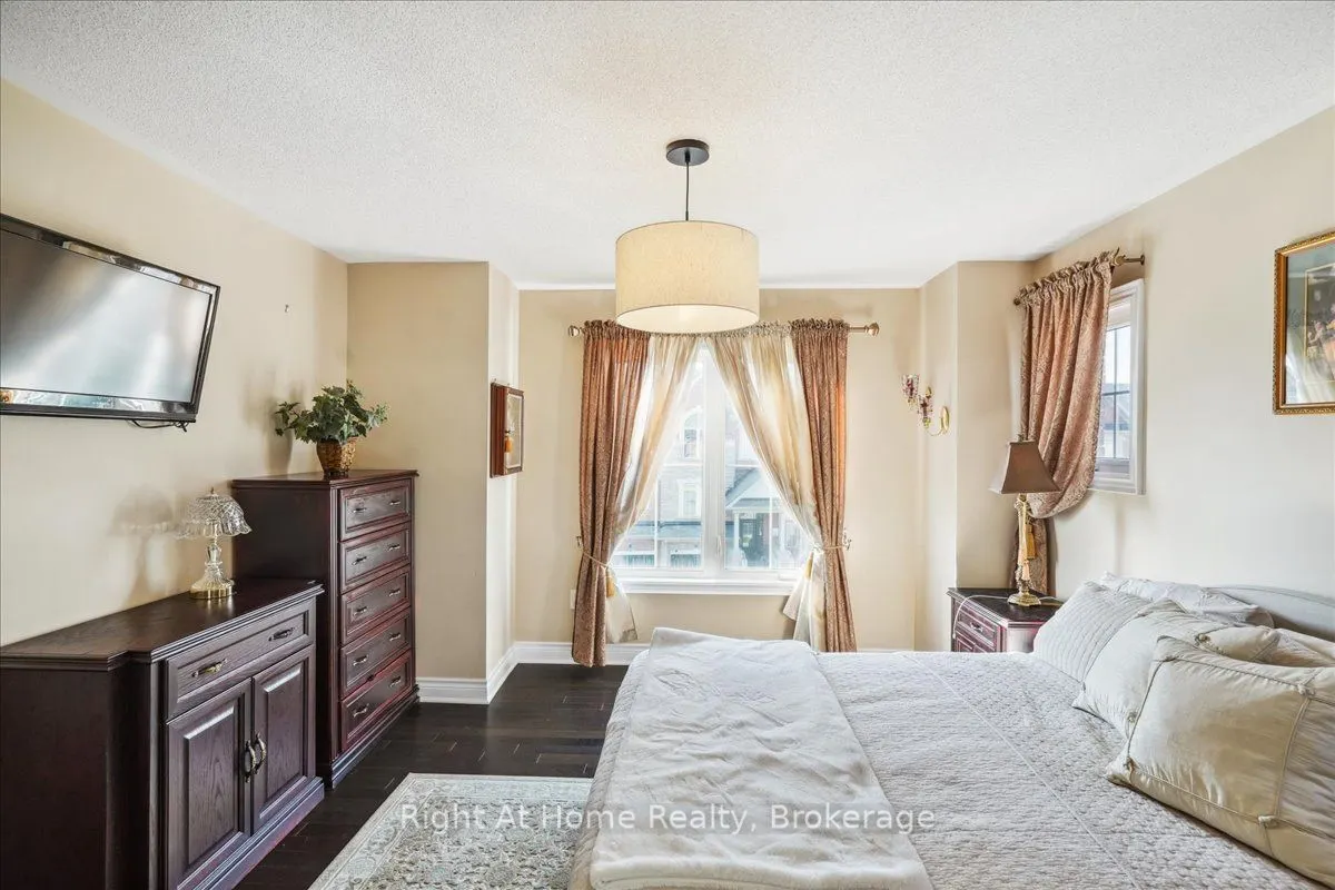 37 Rockman Crescent
