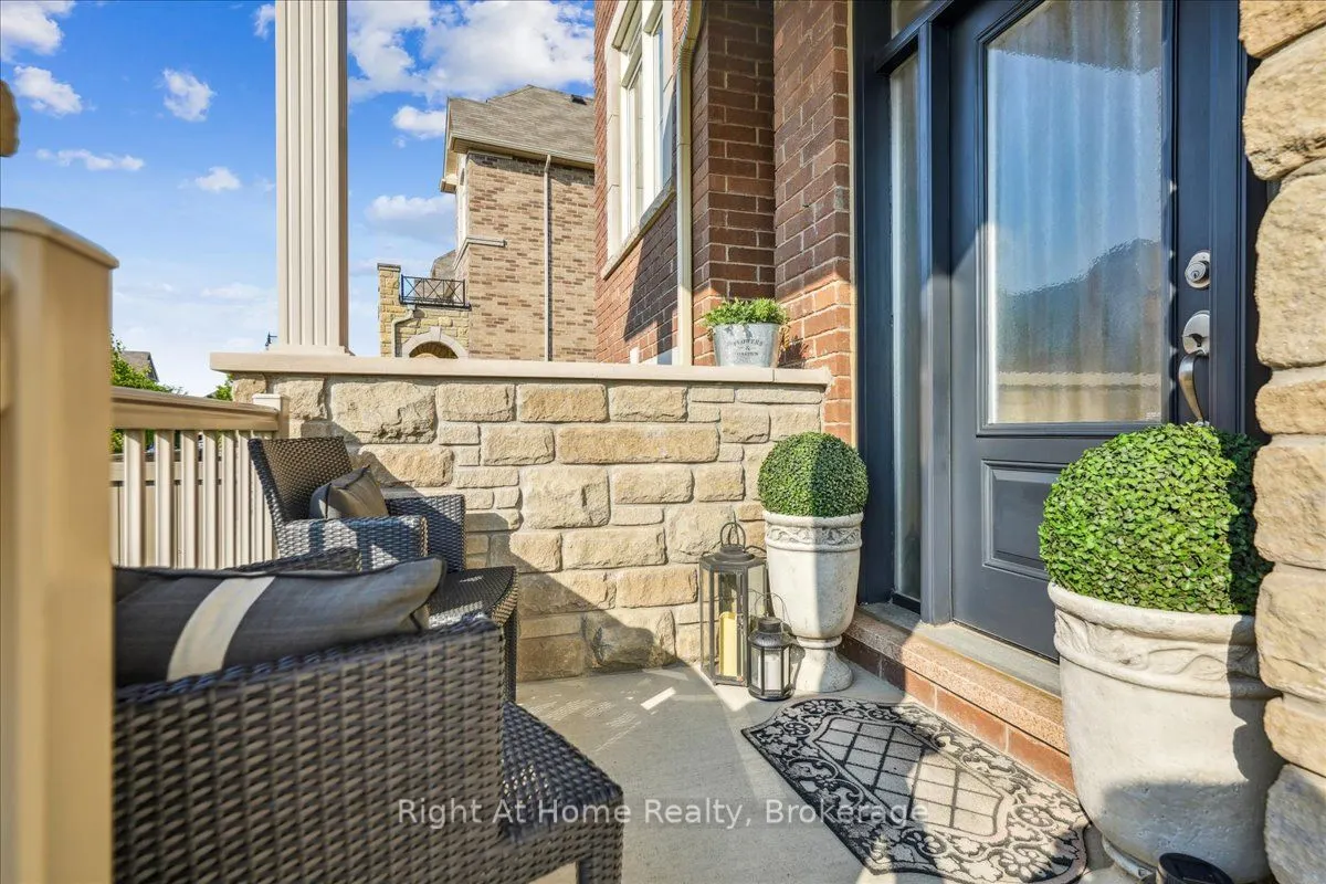 37 Rockman Crescent