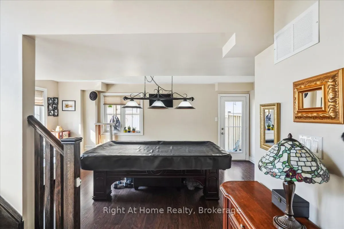 37 Rockman Crescent