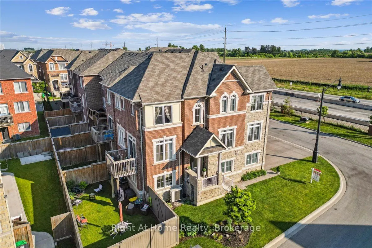 37 Rockman Crescent