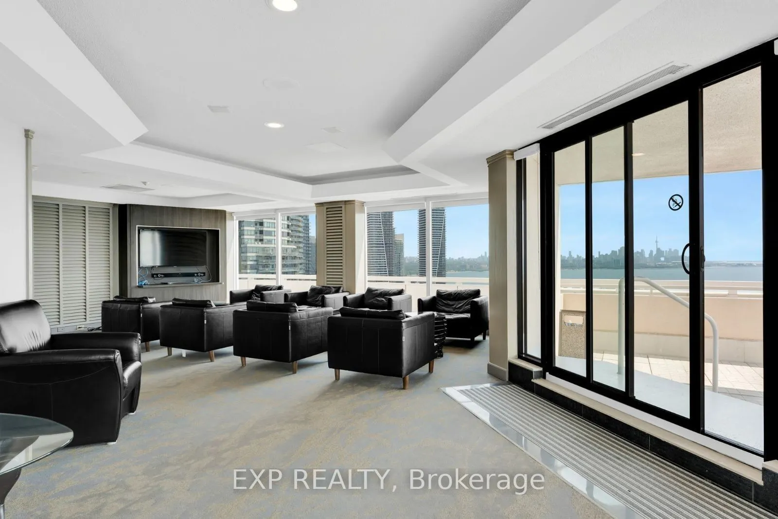 2269 Lake Shore Boulevard W, #305