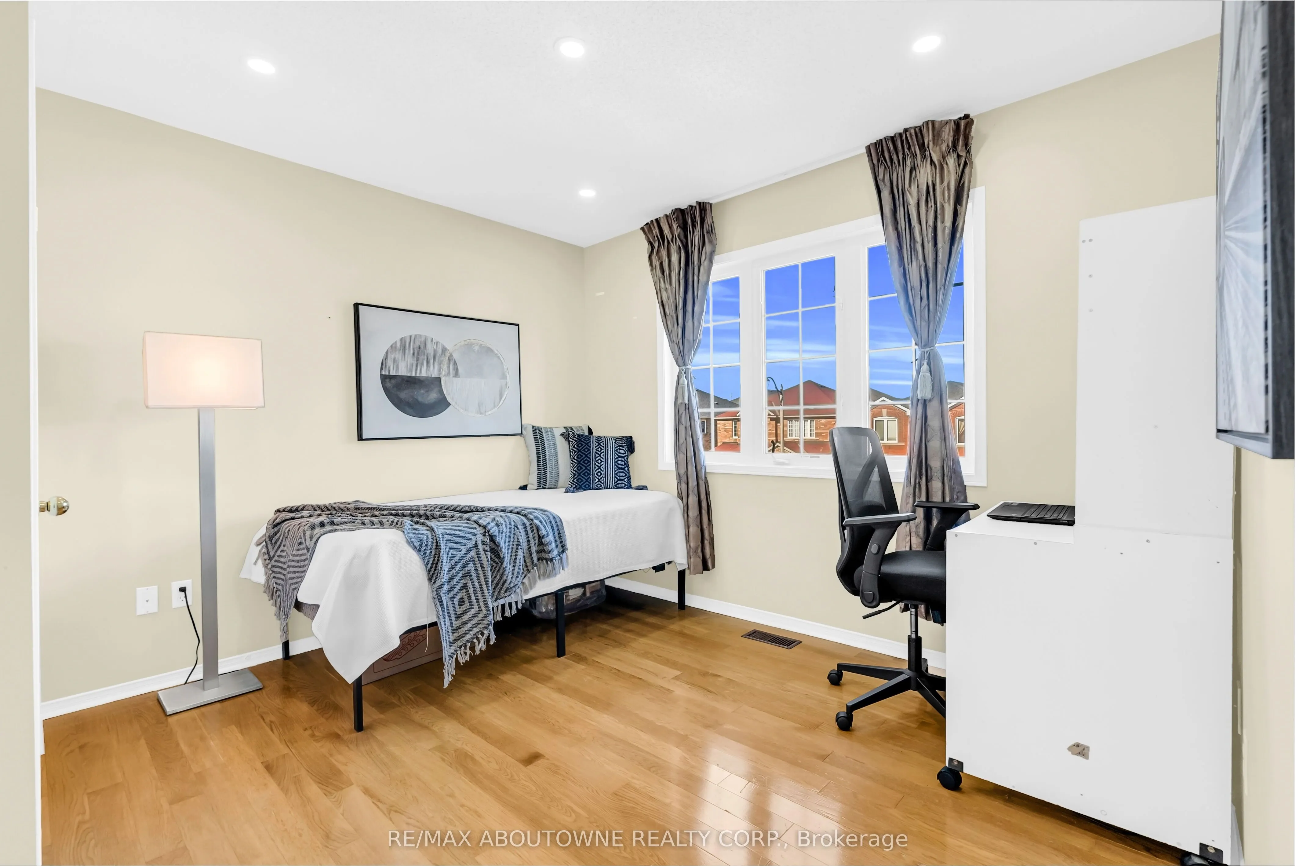 7 Rockrose Drive