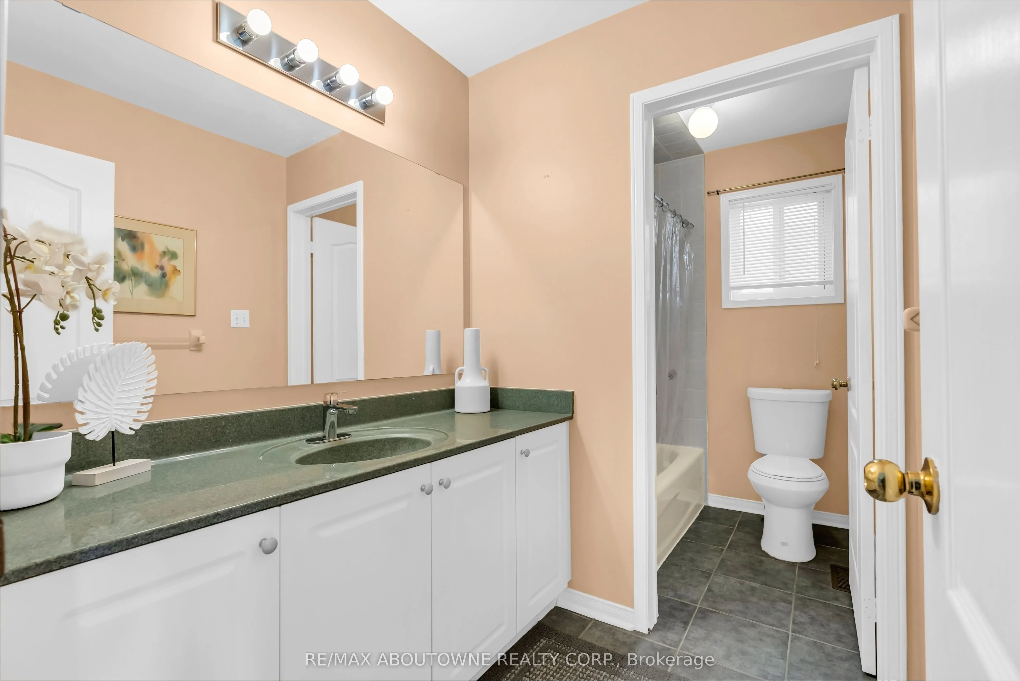 7 Rockrose Drive